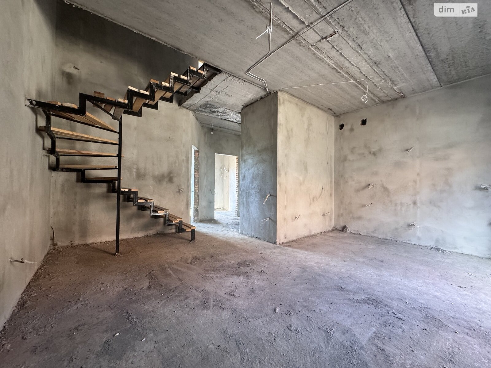 3 КІМ. ТАУНХАУС, ПЛОЩА - 91 м², ЦІНА - 59 000 $
