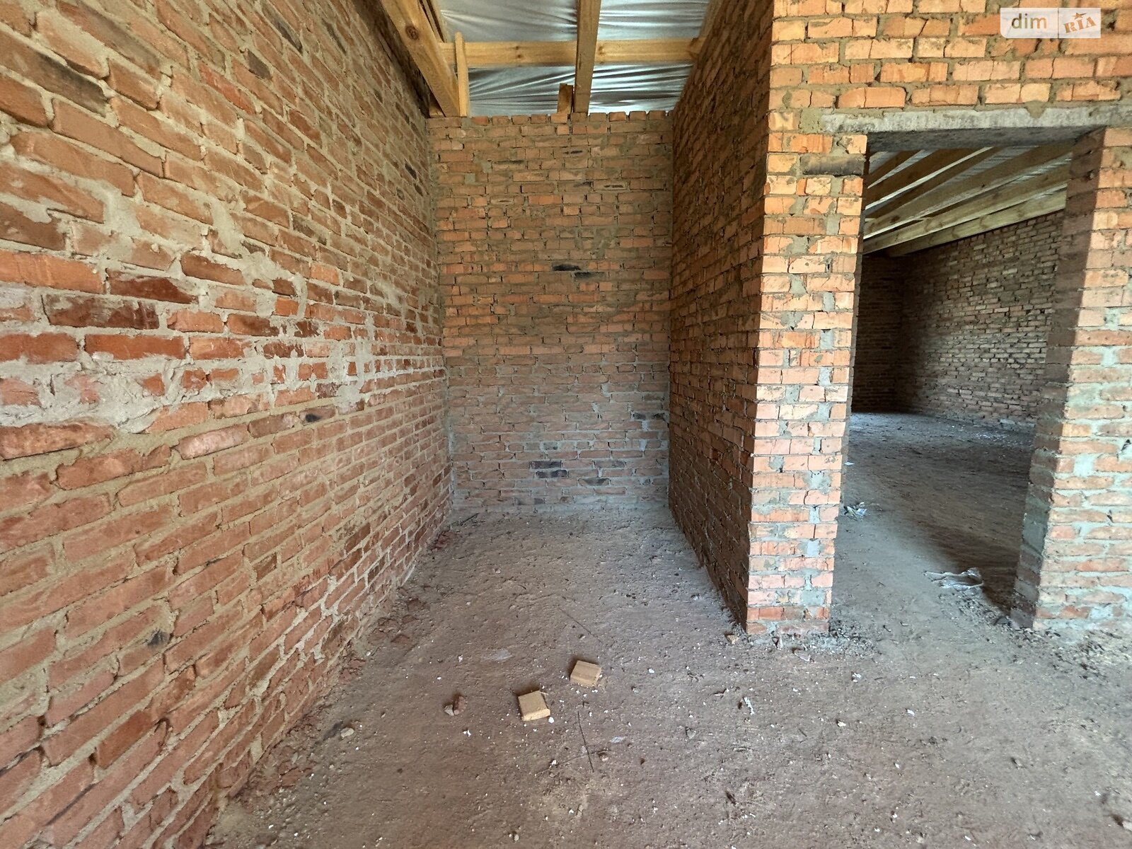 Обʼєкт нерухомості: 2 КІМ. ТАУНХАУС, ПЛОЩА - 72 м², ЦІНА - 42 000 $
, вул. Алеї — HUBTRUST, Вінниця