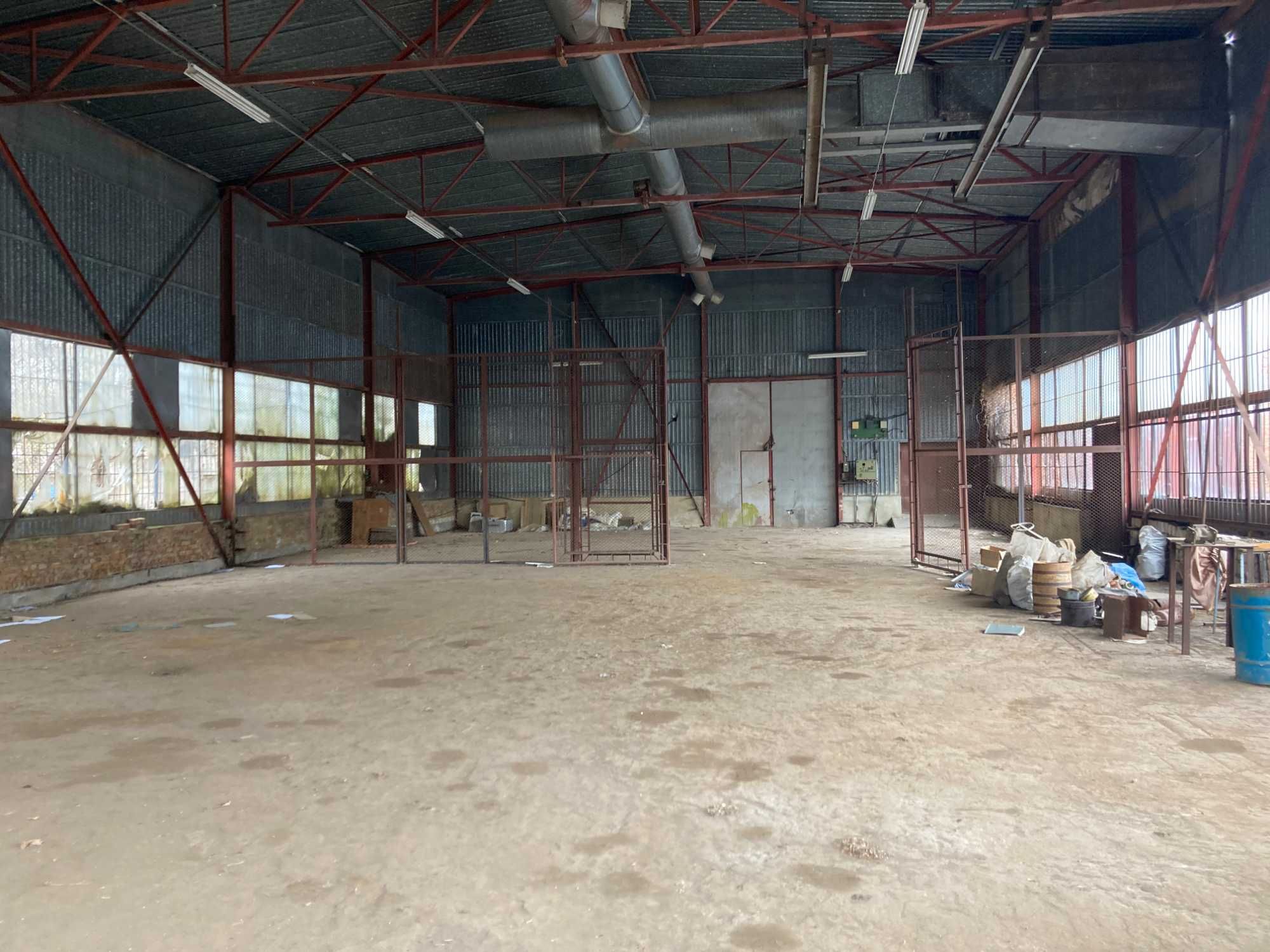 ПЛОЩА - 450 м², ЦІНА - 645 $
