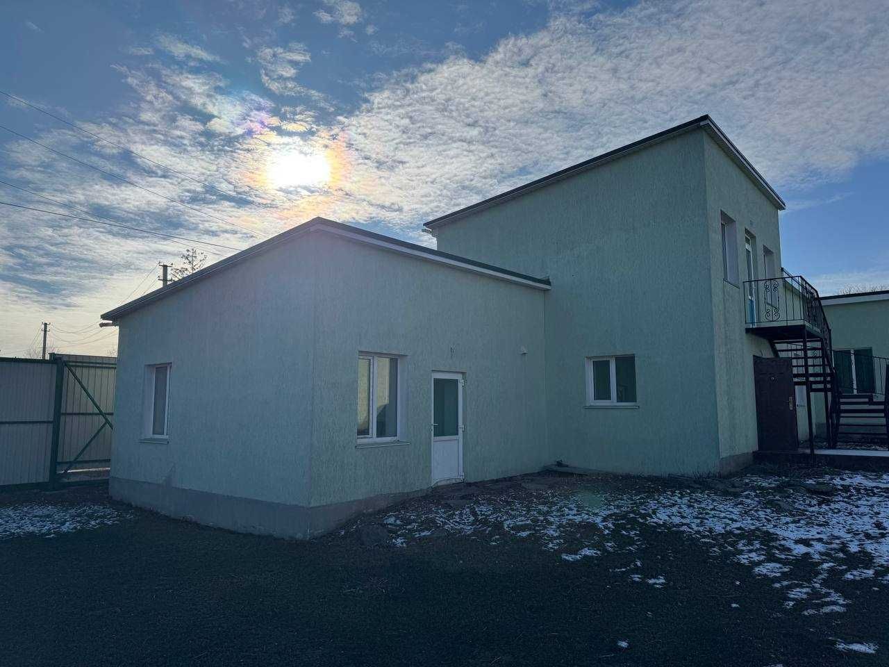 ПЛОЩА - 305 м², ЦІНА - 200 000 $
