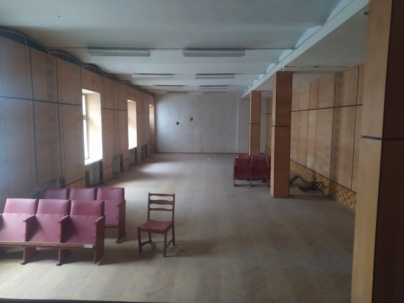ПЛОЩА - 520 м², ЦІНА - 120 000 $
