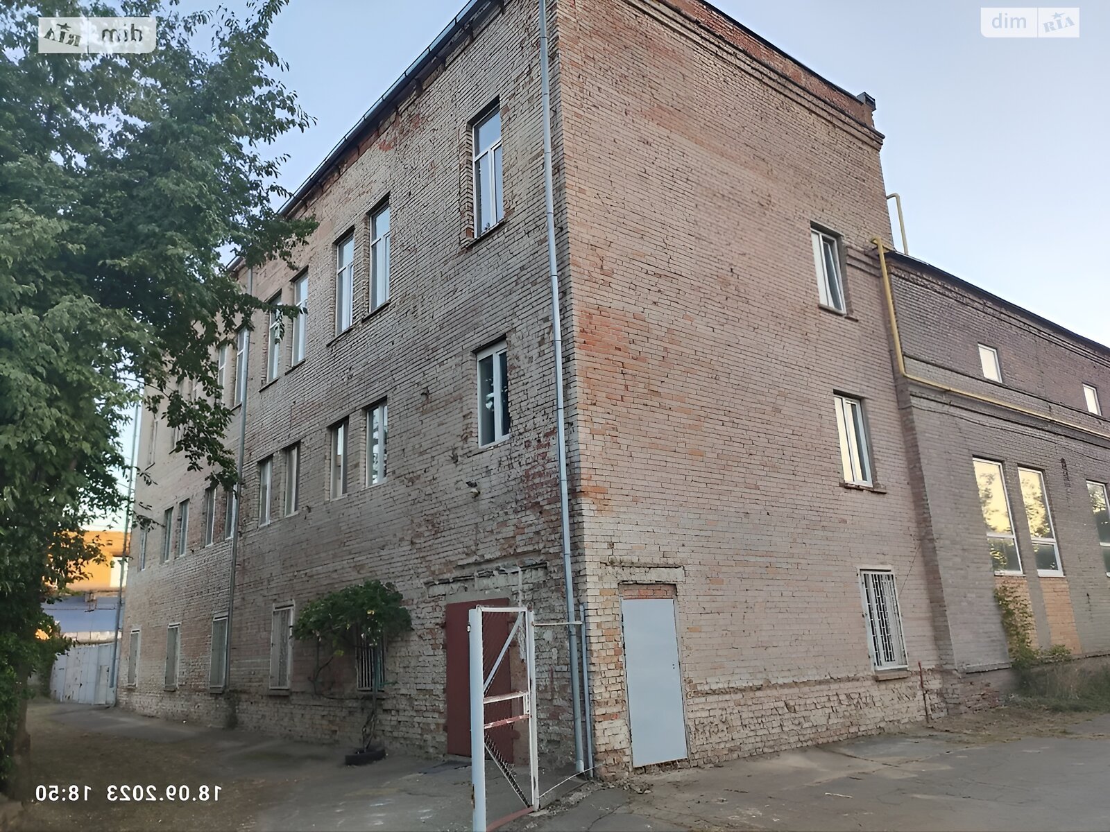 Обʼєкт нерухомості: ПЛОЩА - 1211 м², ЦІНА - 330 000 $
, вул. Академіка Янгеля — HUBTRUST, Вінниця