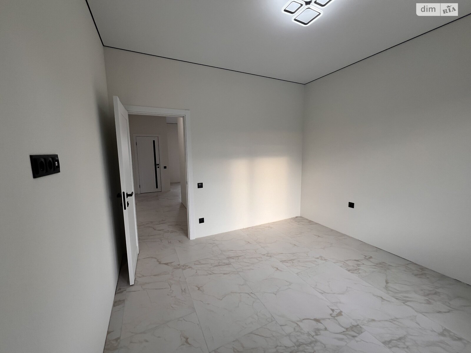 Обʼєкт нерухомості: 3 КІМ. БУДИНОК, ПЛОЩА - 130 м², ЦІНА - 200 000 $
, мас. Благодатний — HUBTRUST, Вінниця