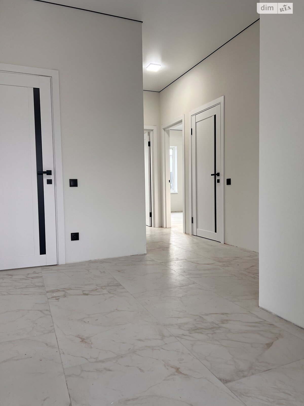 Обʼєкт нерухомості: 3 КІМ. БУДИНОК, ПЛОЩА - 130 м², ЦІНА - 200 000 $
, мас. Благодатний — HUBTRUST, Вінниця