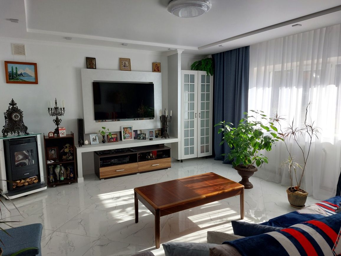 5 КІМ. КВАРТИРА, ПЛОЩА - 98.3 м², ЦІНА - 75 513 $
