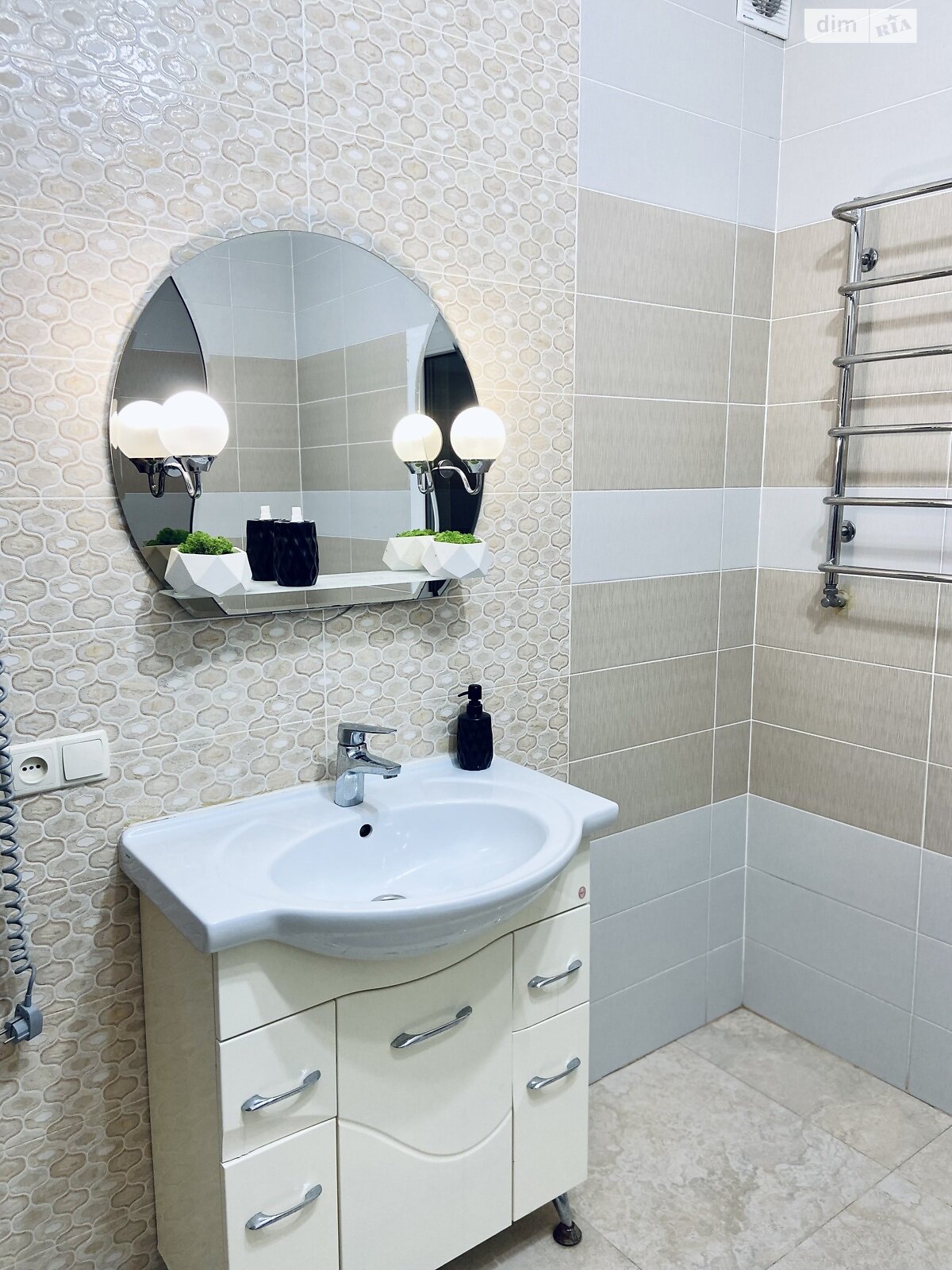 Обʼєкт нерухомості: 4 КІМ. БУДИНОК, ПЛОЩА - 225 м², ЦІНА - 250 000 $
, вул. Євгена Патона — HUBTRUST, Вінниця