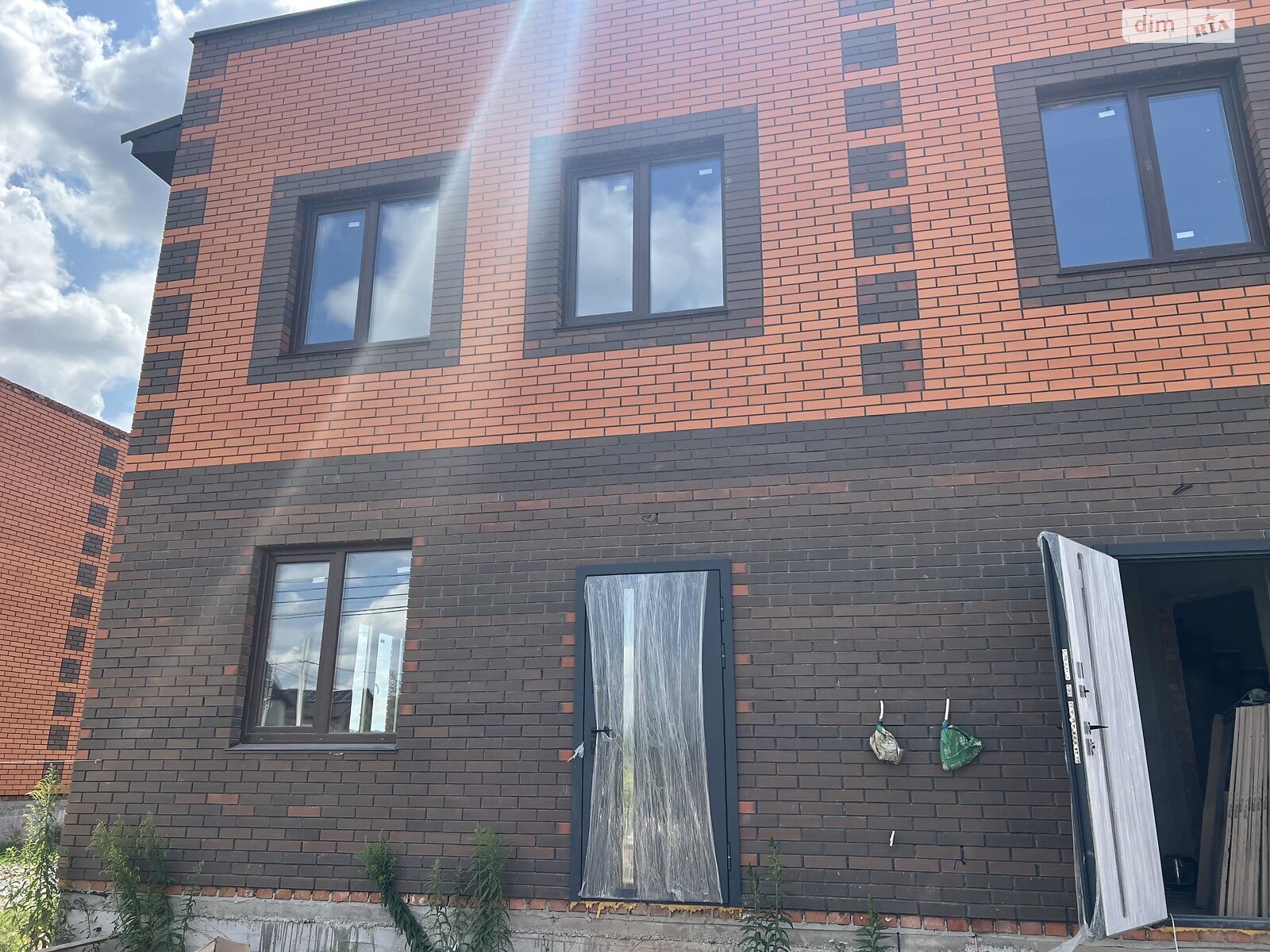 2 КІМ. ТАУНХАУС, ПЛОЩА - 72 м², ЦІНА - 49 000 $
