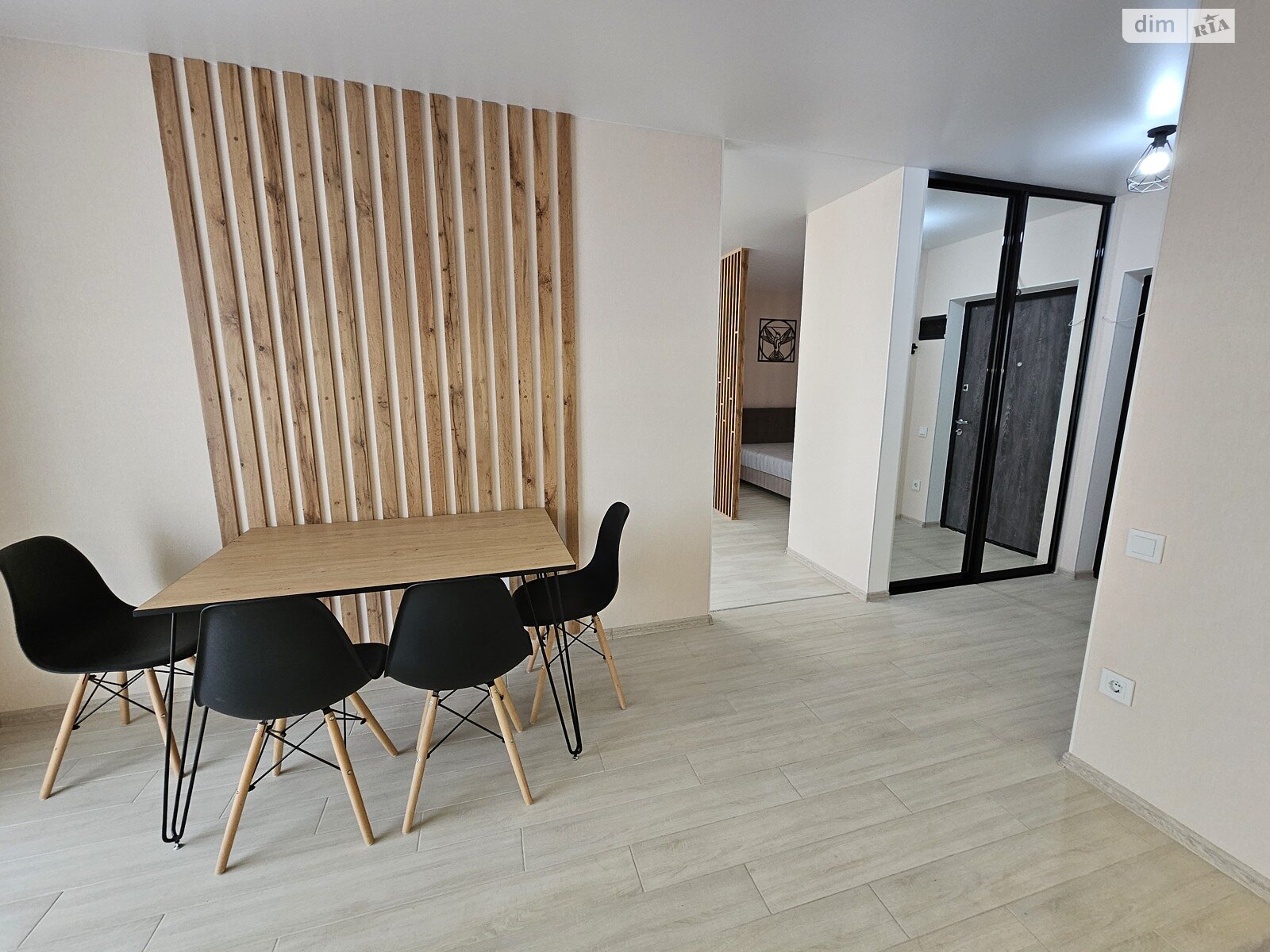 1 КІМ. КВАРТИРА, ПЛОЩА - 60 м², ЦІНА - 21 000 $
, вул. Генерала Гандзюка