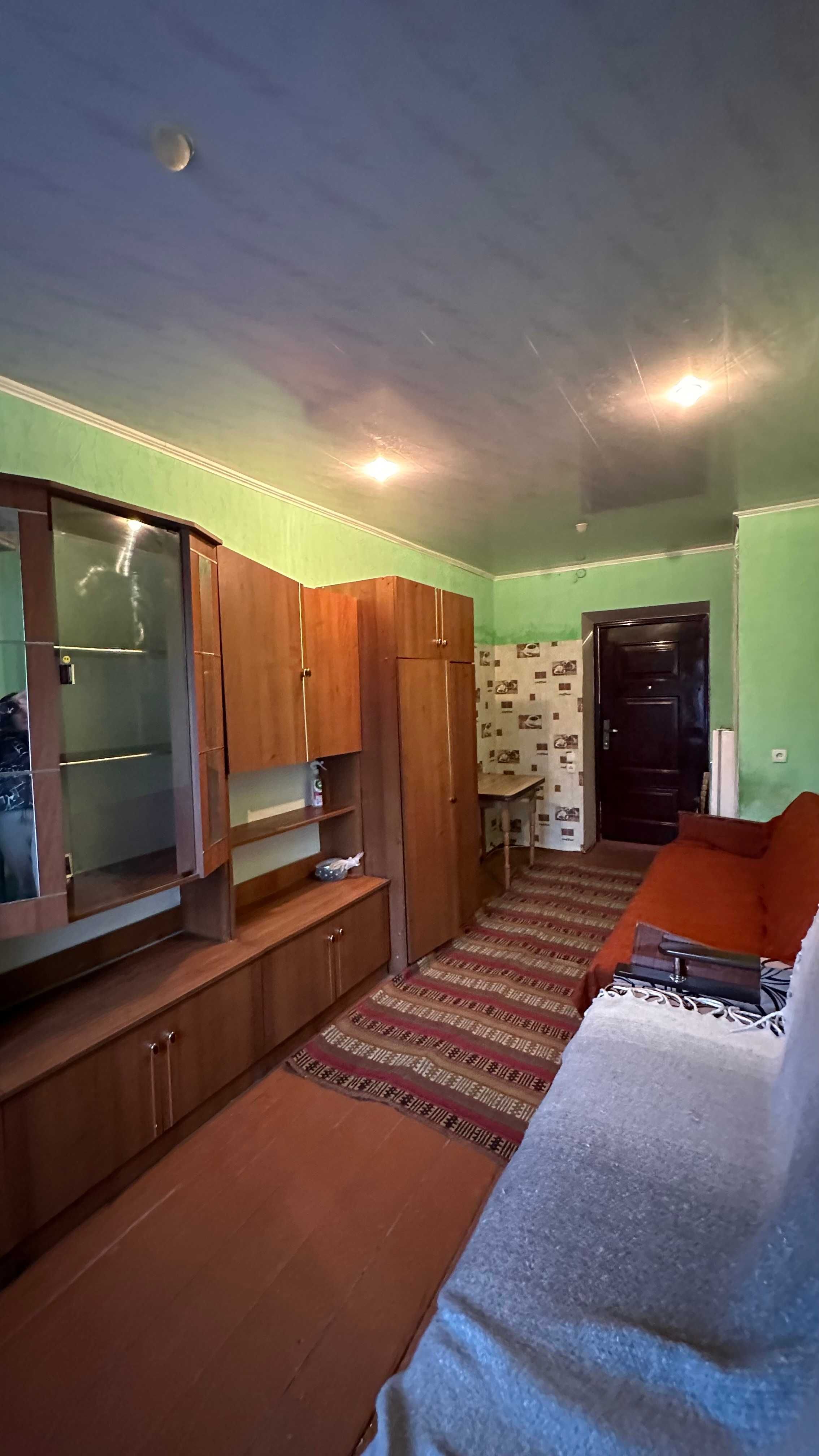1 КІМ. КВАРТИРА, ПЛОЩА - 30 м², ЦІНА - 167 $
