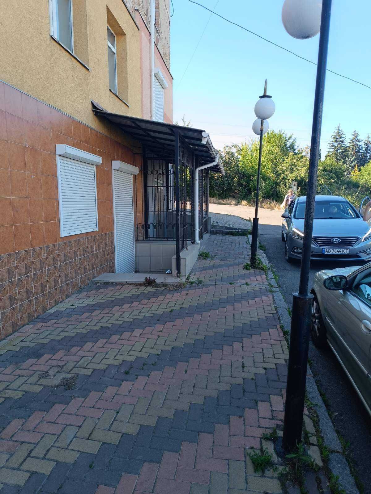 ПЛОЩА - 74 м², ЦІНА - 718 $
