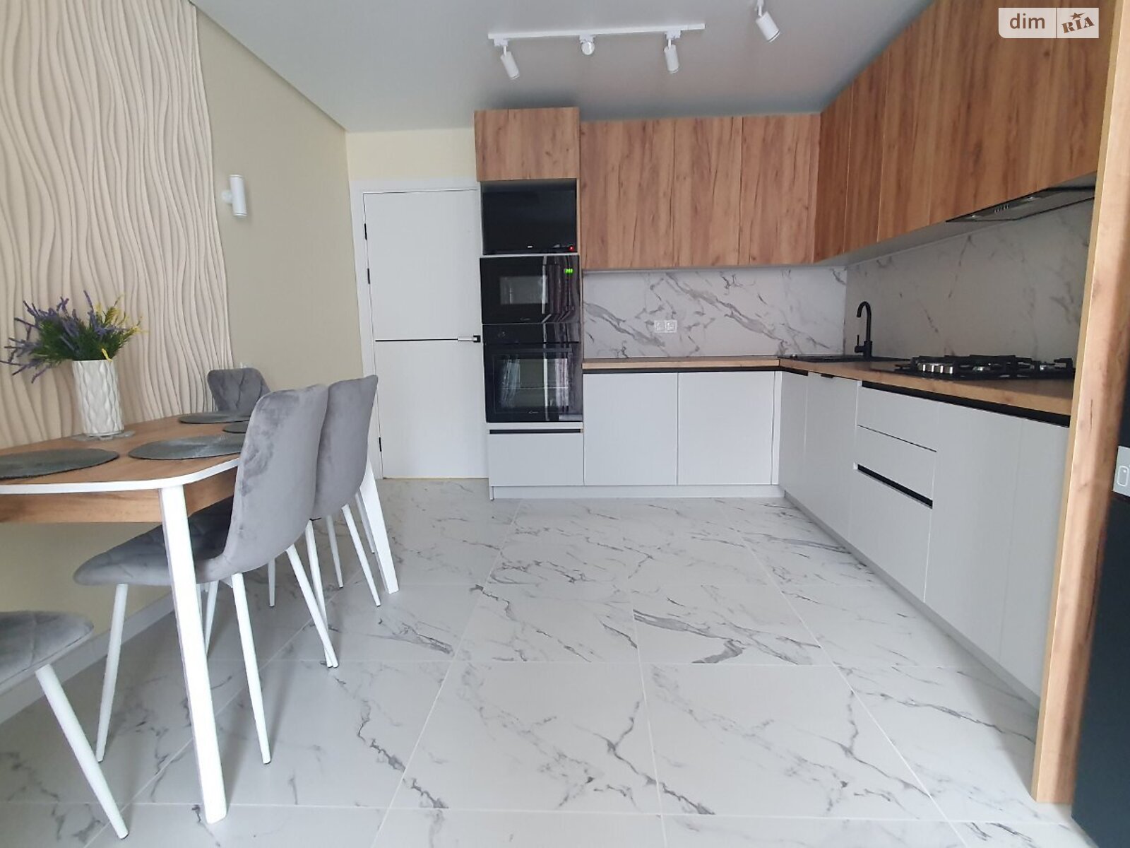 1 КІМ. КВАРТИРА, ПЛОЩА - 47.8 м², ЦІНА - 71 500 $
, Немирівське шосе