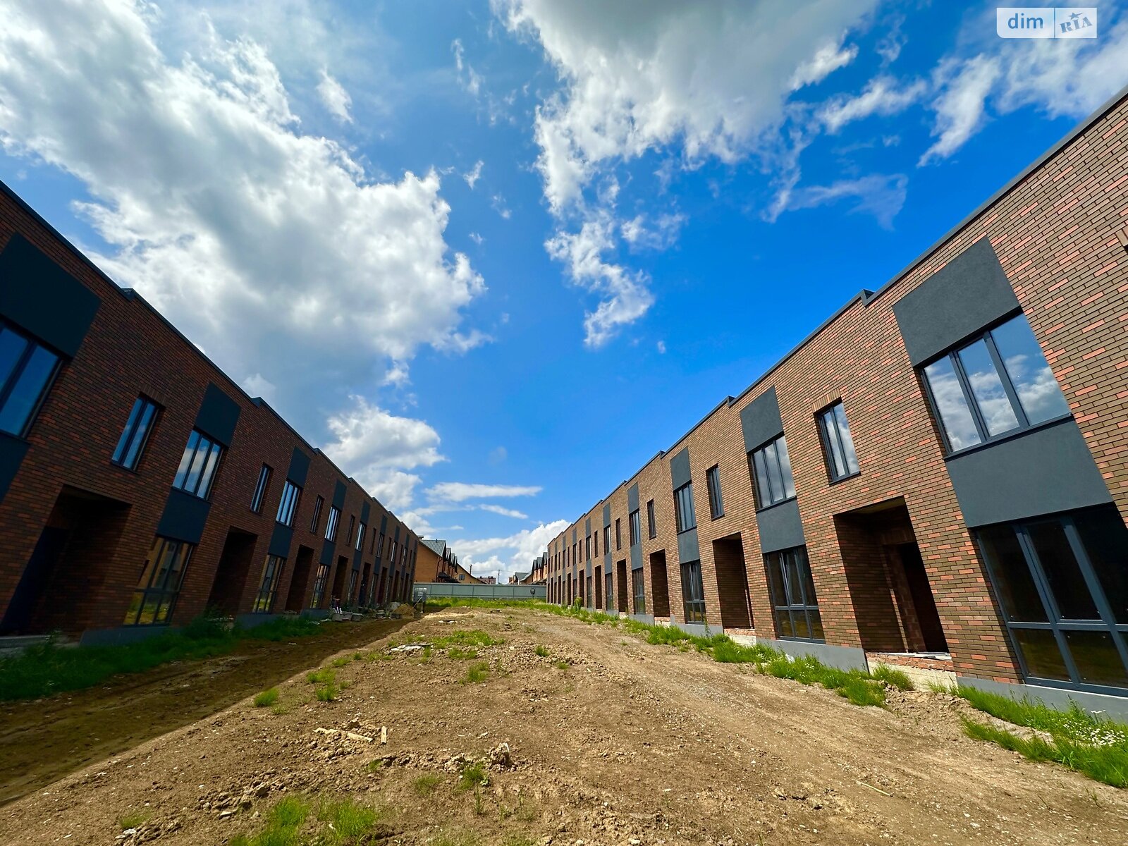 Обʼєкт нерухомості: 2 КІМ. ТАУНХАУС, ПЛОЩА - 75 м², ЦІНА - 62 000 $
 — HUBTRUST, Вінниця