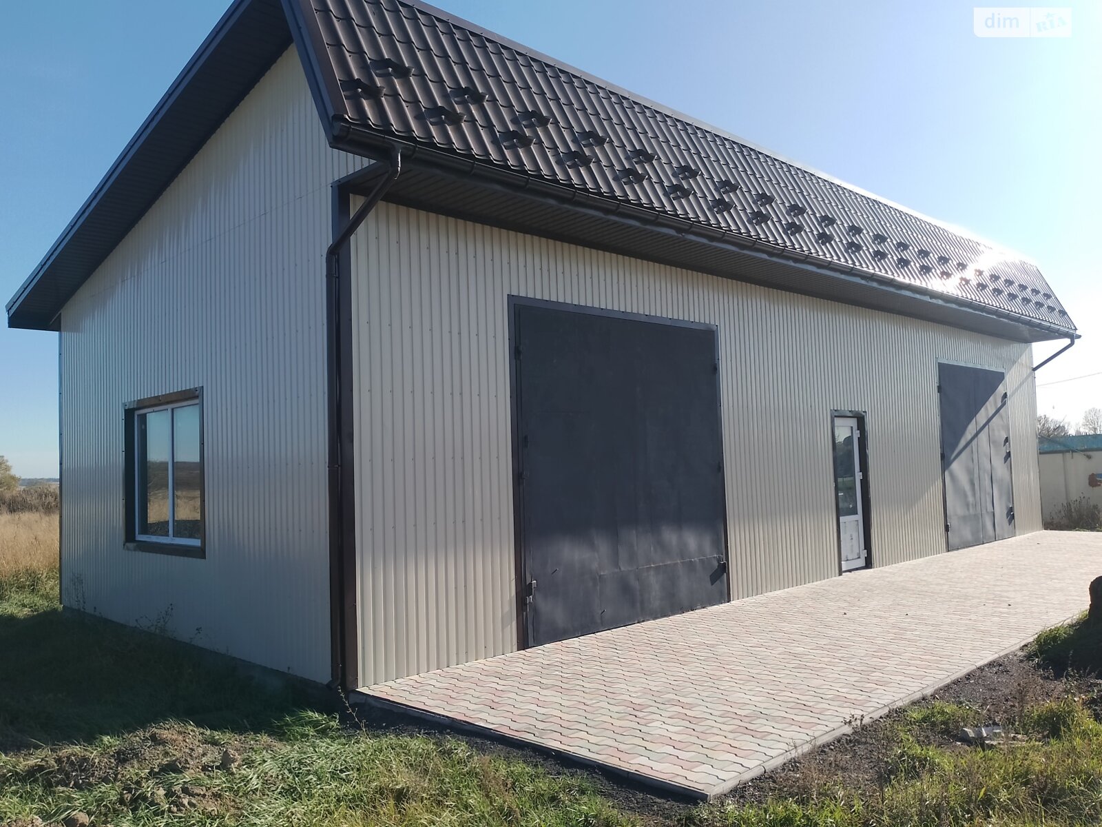 ПЛОЩА - 121.5 м², ЦІНА - 36 000 $
, вул. Груднева