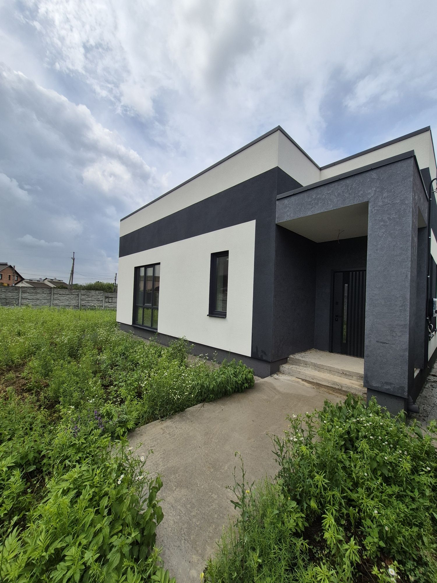 4 КІМ. БУДИНОК, ПЛОЩА - 110 м², ЦІНА - 130 000 $
