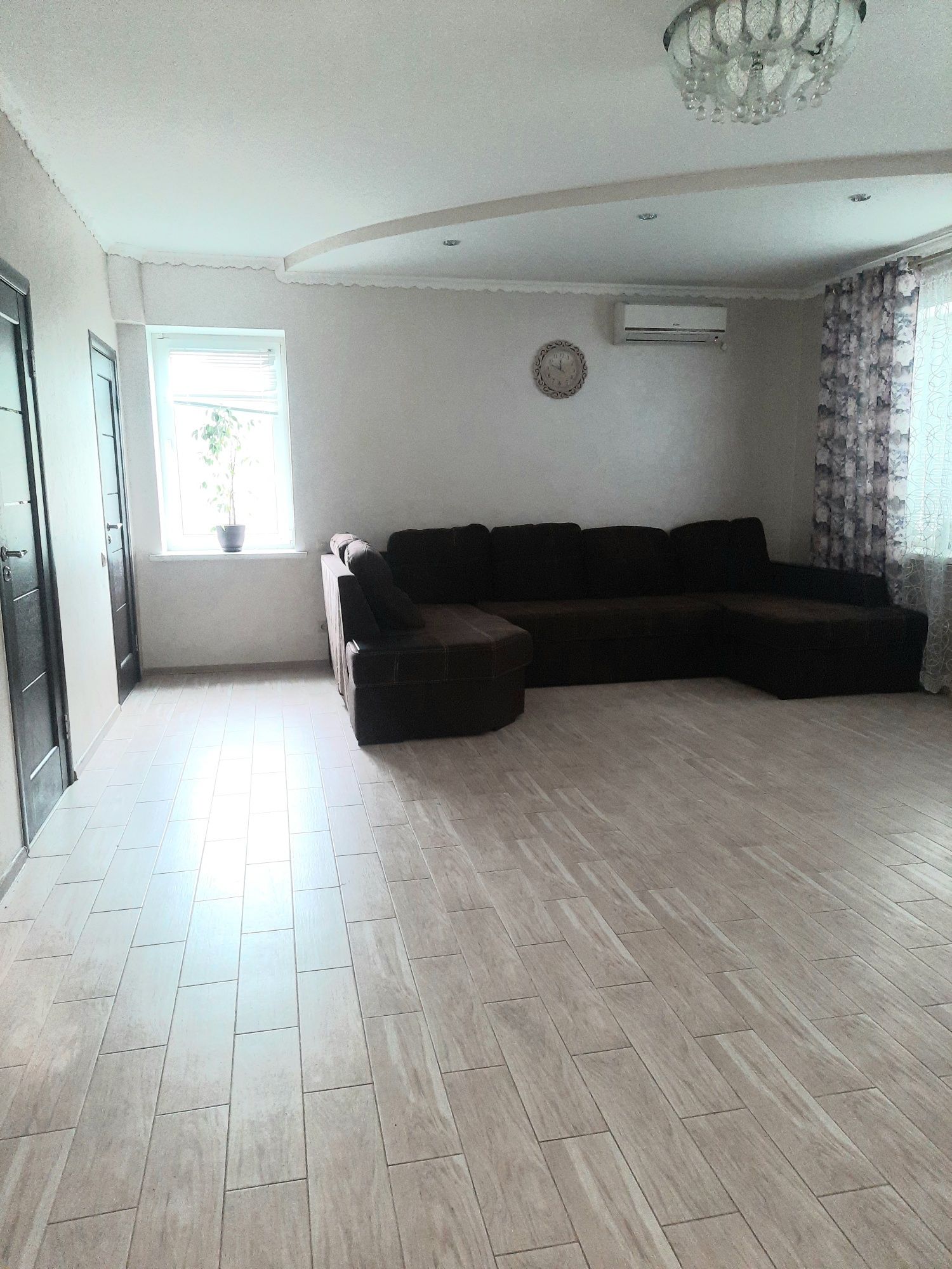 Обʼєкт нерухомості: 4 КІМ.  БУДИНОК ПЛОЩА – 213 м², ЦІНА – 180 000$, РАЙОН: Пирогово — HUBTRUST, Вінниця