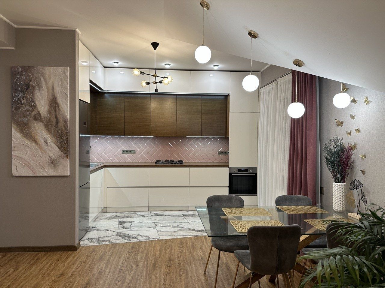 Обʼєкт нерухомості: 3 КІМ.  КВАРТИРА ПЛОЩА – 124 м², ЦІНА – 174 000$, РАЙОН: Поділля — HUBTRUST, Вінниця