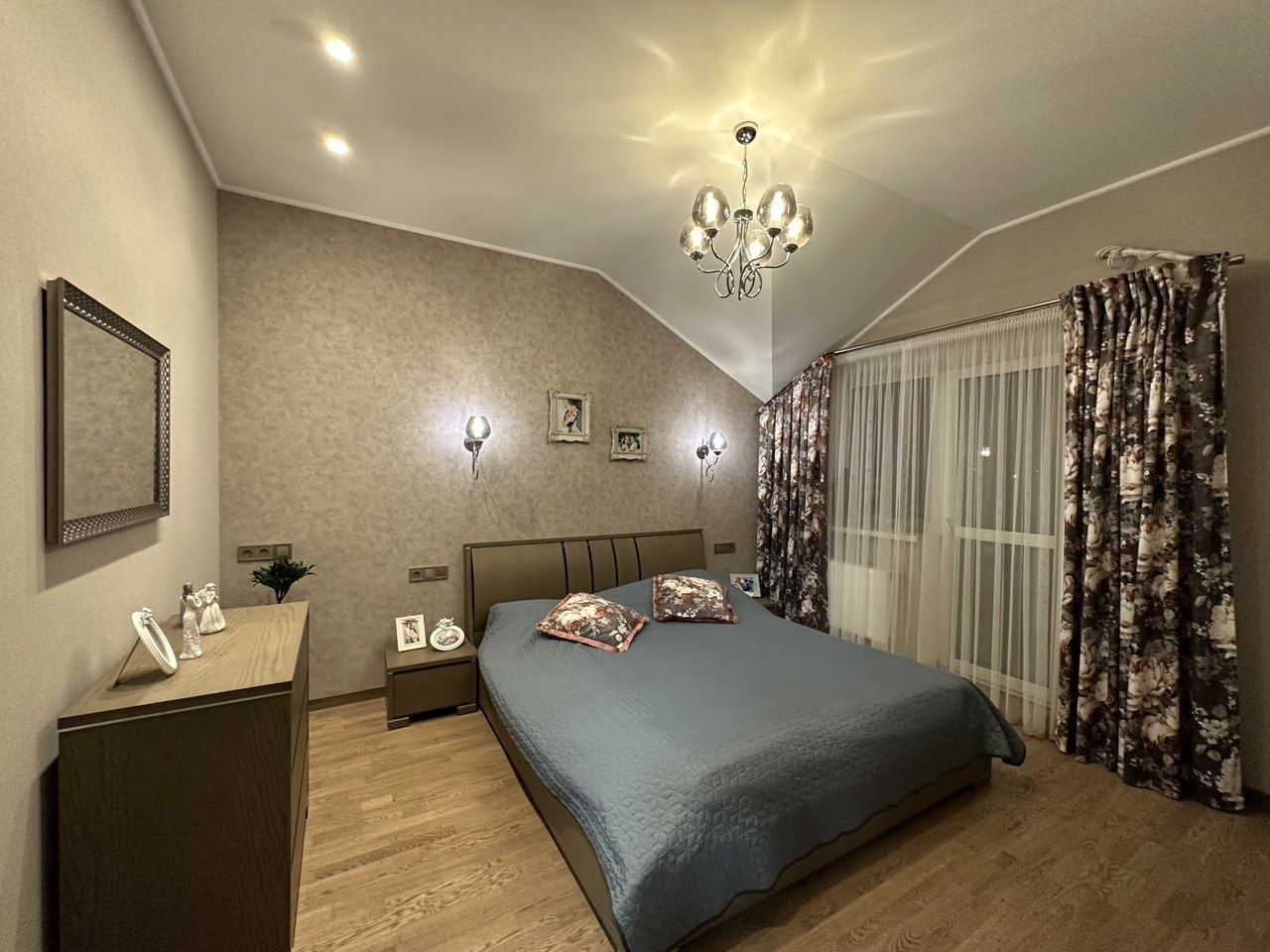 Обʼєкт нерухомості: 3 КІМ.  КВАРТИРА ПЛОЩА – 124 м², ЦІНА – 174 000$, РАЙОН: Поділля — HUBTRUST, Вінниця