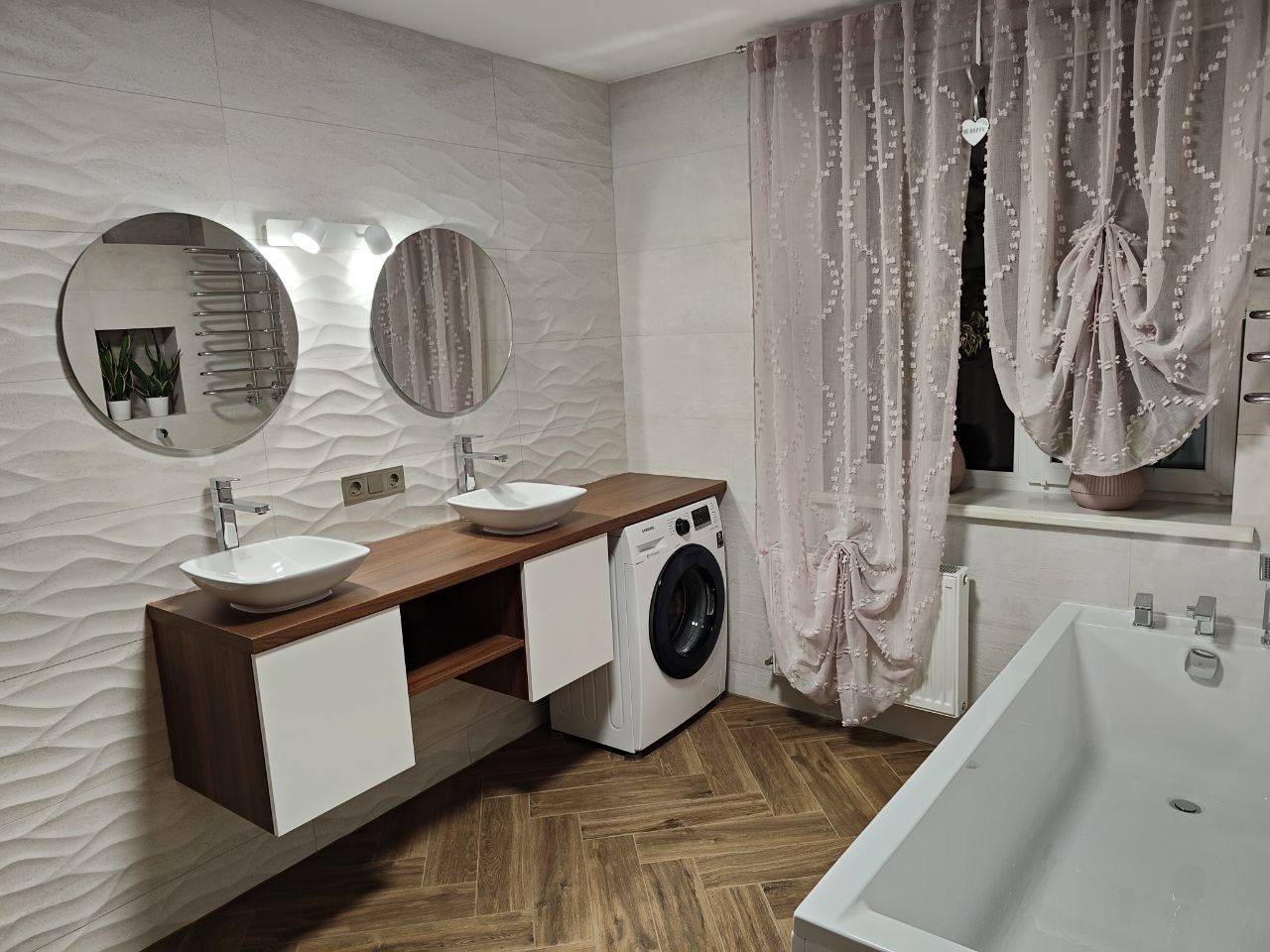 Обʼєкт нерухомості: 3 КІМ.  КВАРТИРА ПЛОЩА – 124 м², ЦІНА – 174 000$, РАЙОН: Поділля — HUBTRUST, Вінниця
