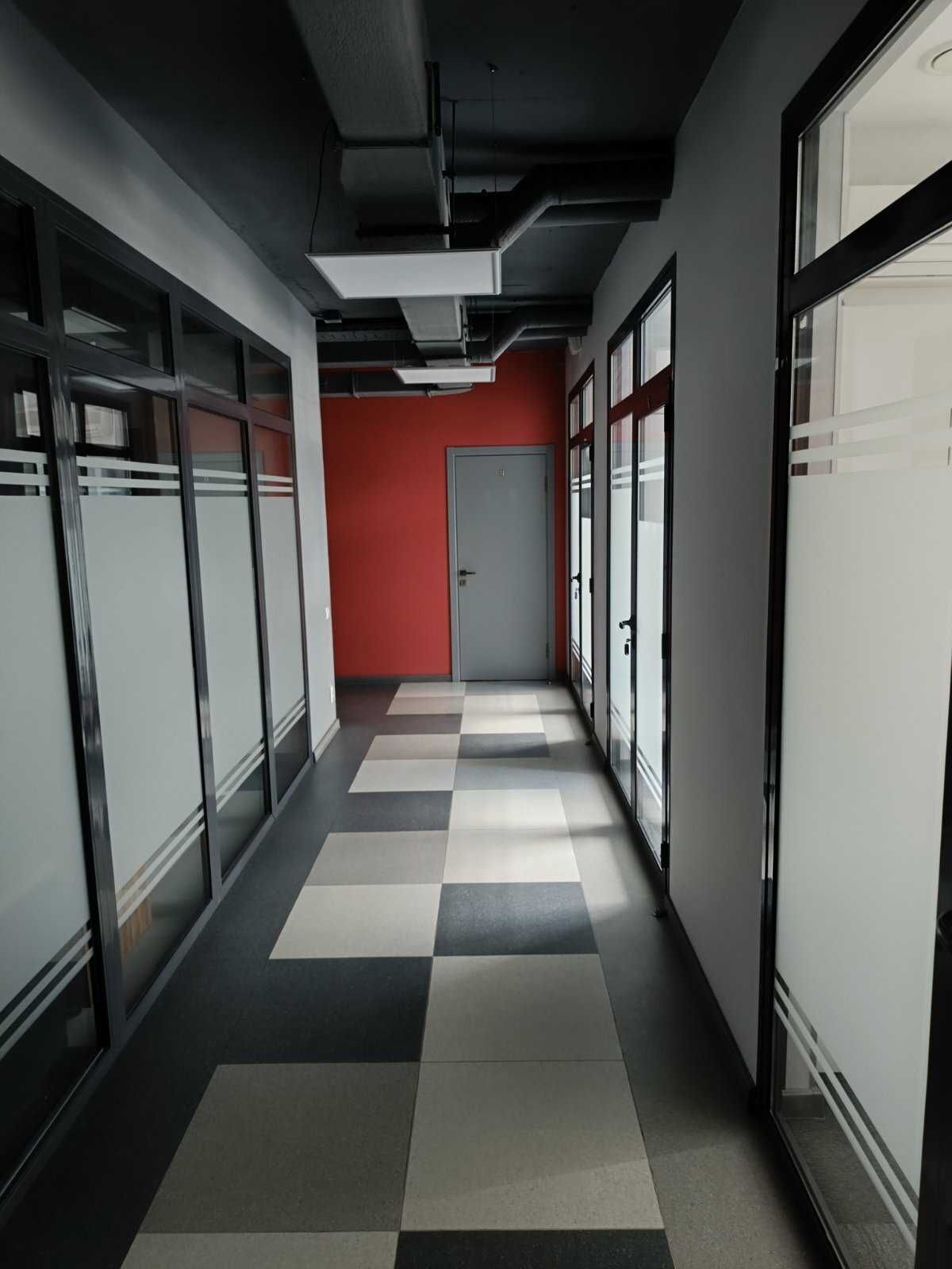 ПЛОЩА - 802.7 м², ЦІНА - 9 632 $
