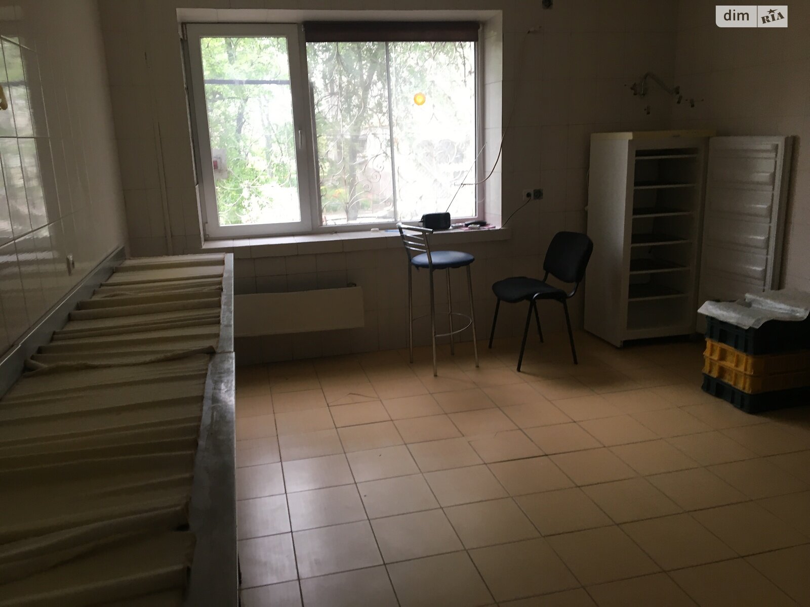 ПЛОЩА - 100 м², ЦІНА - 25 000 $
, вул. Антонова Олега