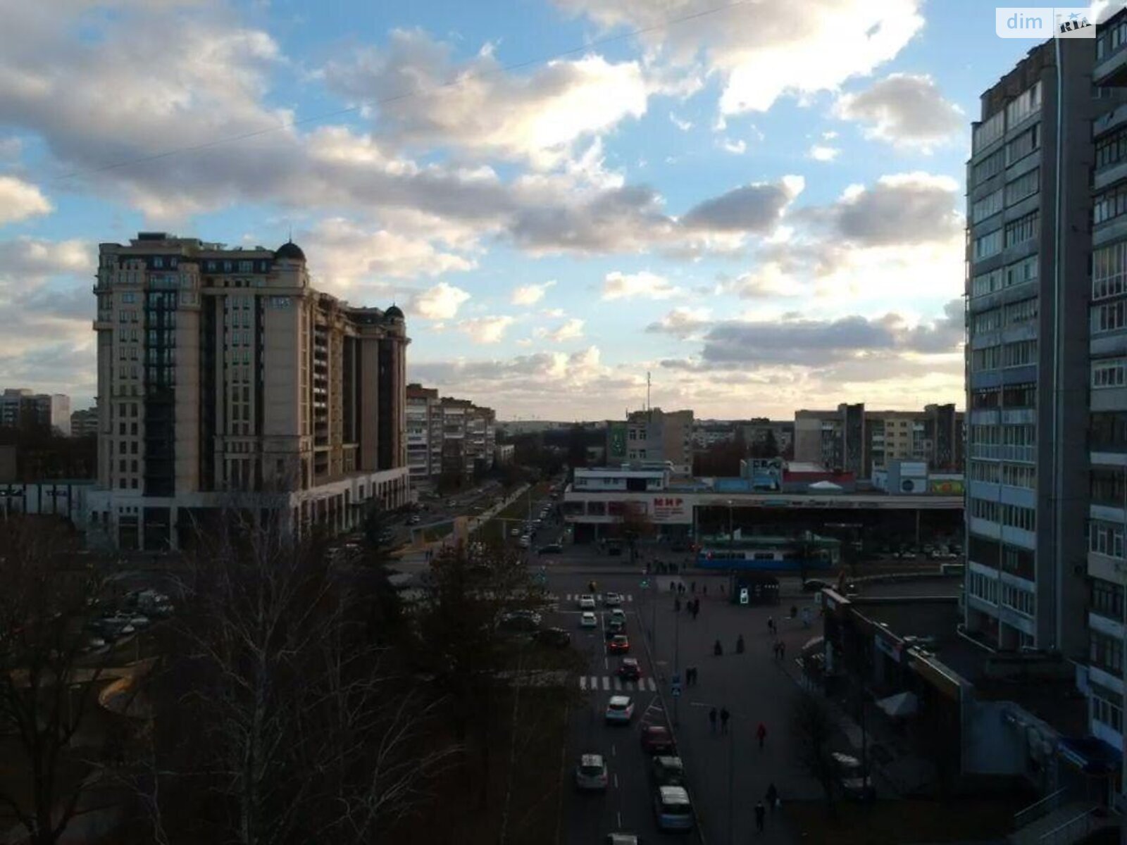 ПЛОЩА - 802.7 м², ЦІНА - 9 632 $
, просп. Космонавтів