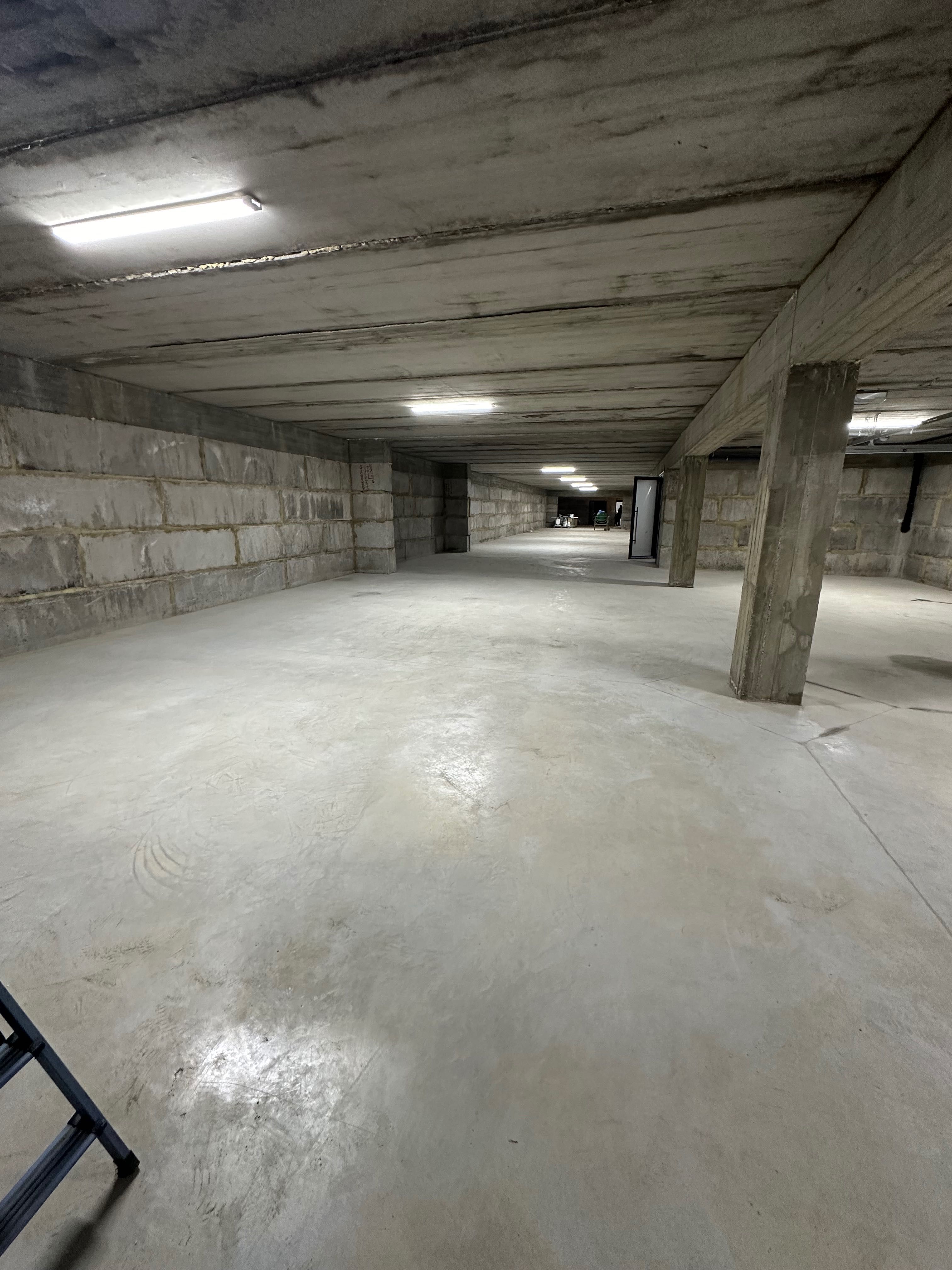 Обʼєкт нерухомості: ПЛОЩА - 320 м², ЦІНА - 5 $
 — HUBTRUST, Вінниця
