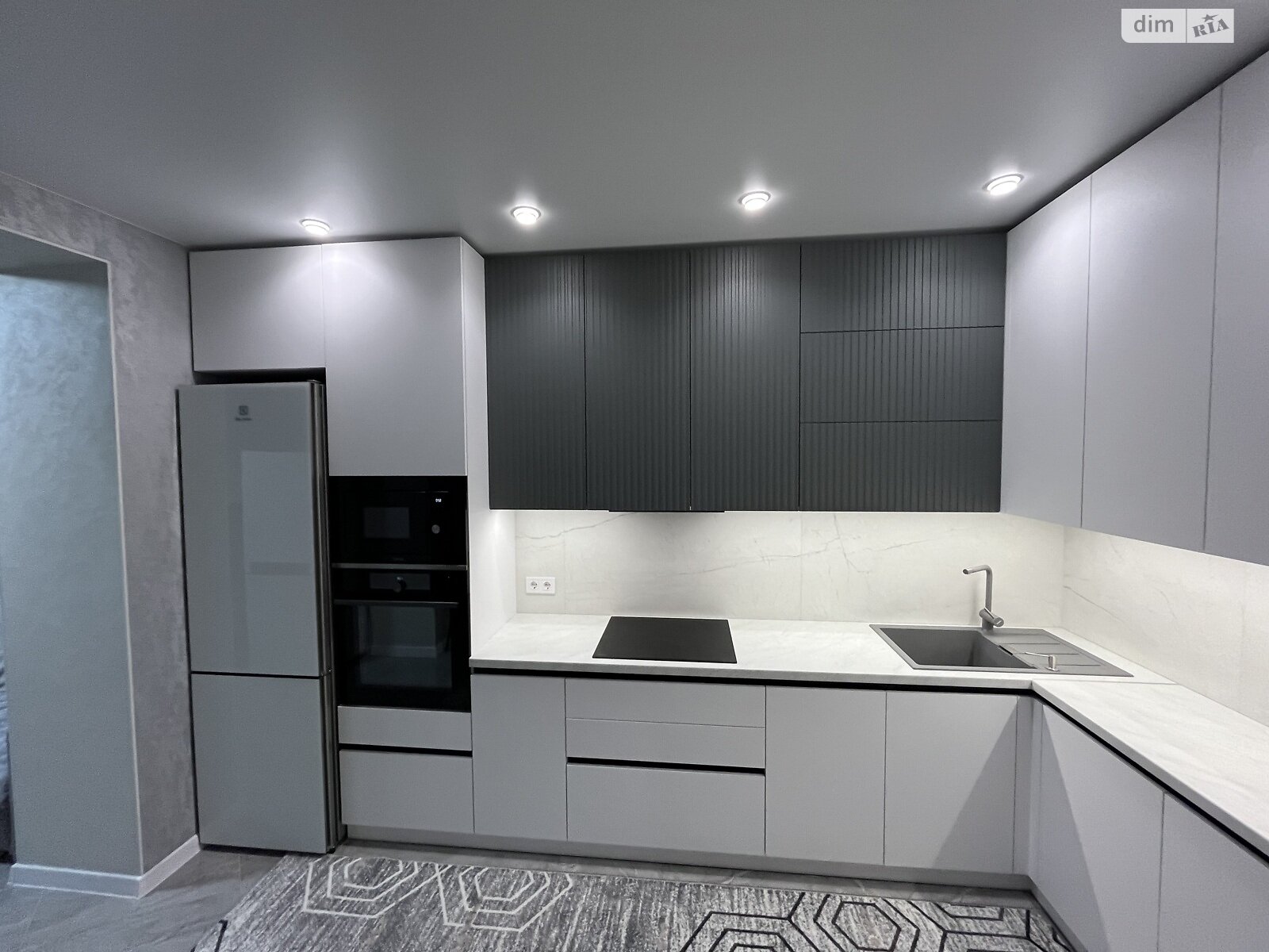 1 КІМ. КВАРТИРА, ПЛОЩА - 55 м², ЦІНА - 82 000 $
, вул. Миколаївська