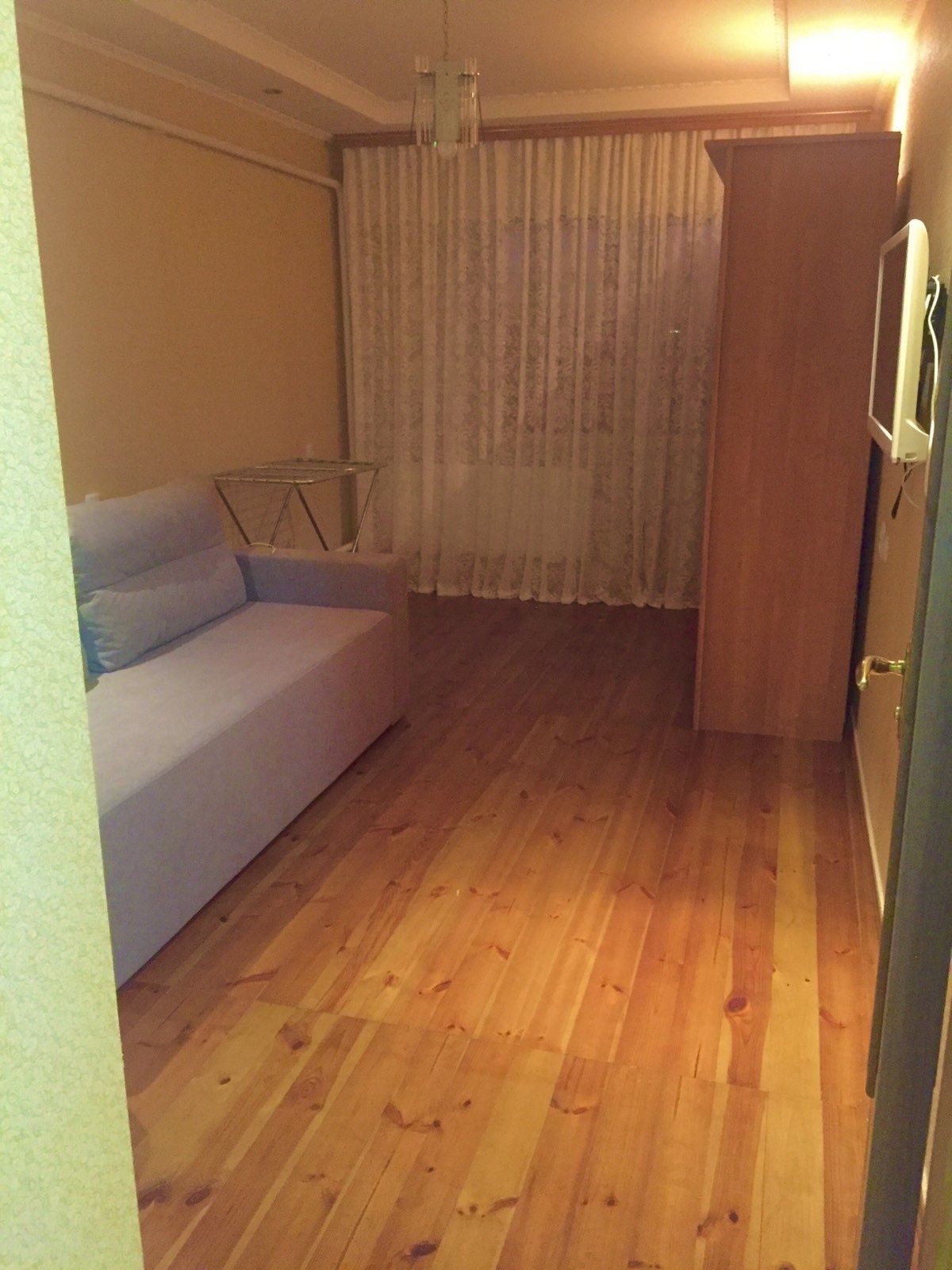1 КІМ. КВАРТИРА, ПЛОЩА - 31 м², ЦІНА - 215 $
