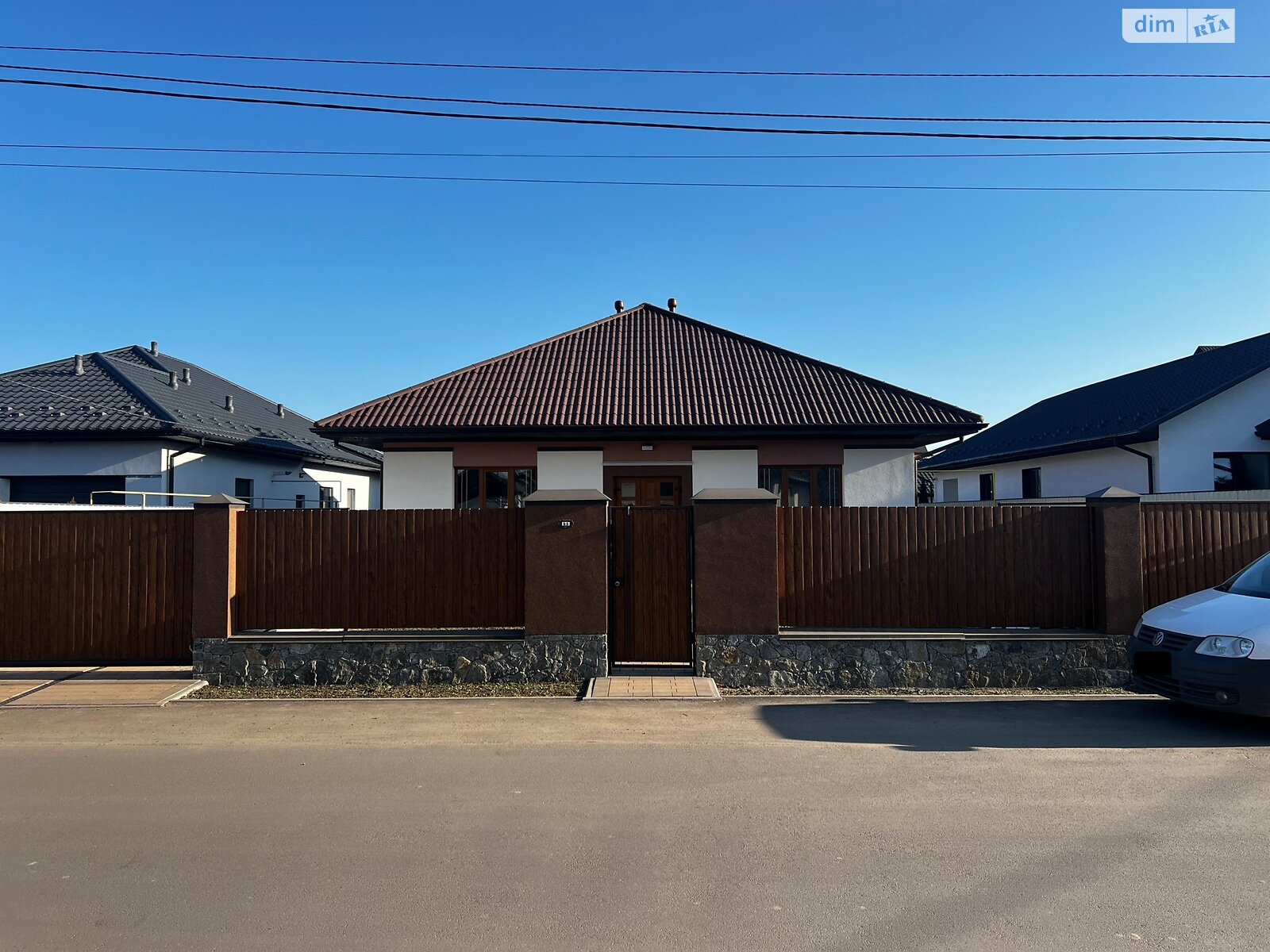 3 КІМ. БУДИНОК, ПЛОЩА - 98.5 м², ЦІНА - 235 000 $
