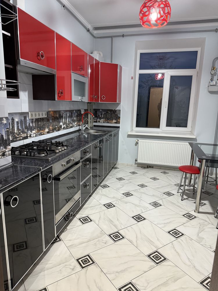 1 КІМ. КВАРТИРА, ПЛОЩА - 50 м², ЦІНА - 65 000 $
