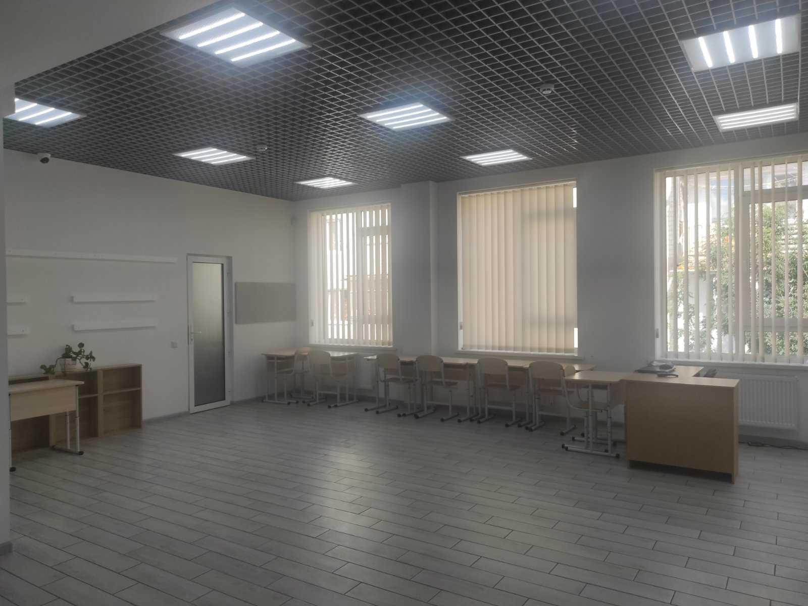 ПЛОЩА - 200 м², ЦІНА - 2 389 $
