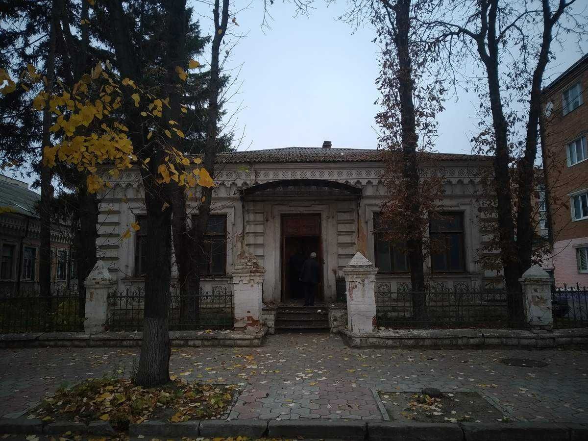 ПЛОЩА - 602.5 м², ЦІНА - 237 $
