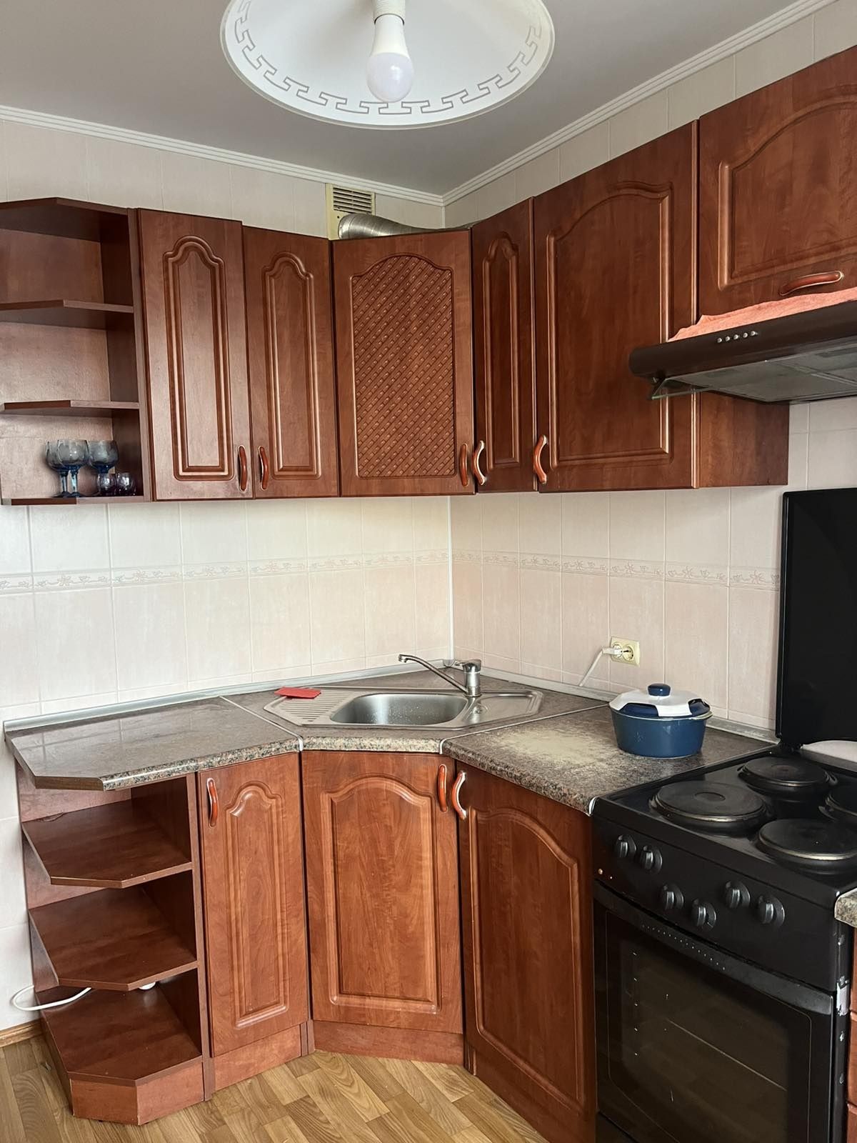 КІМНАТА, ПЛОЩА - 68 м², ЦІНА - 119 $
