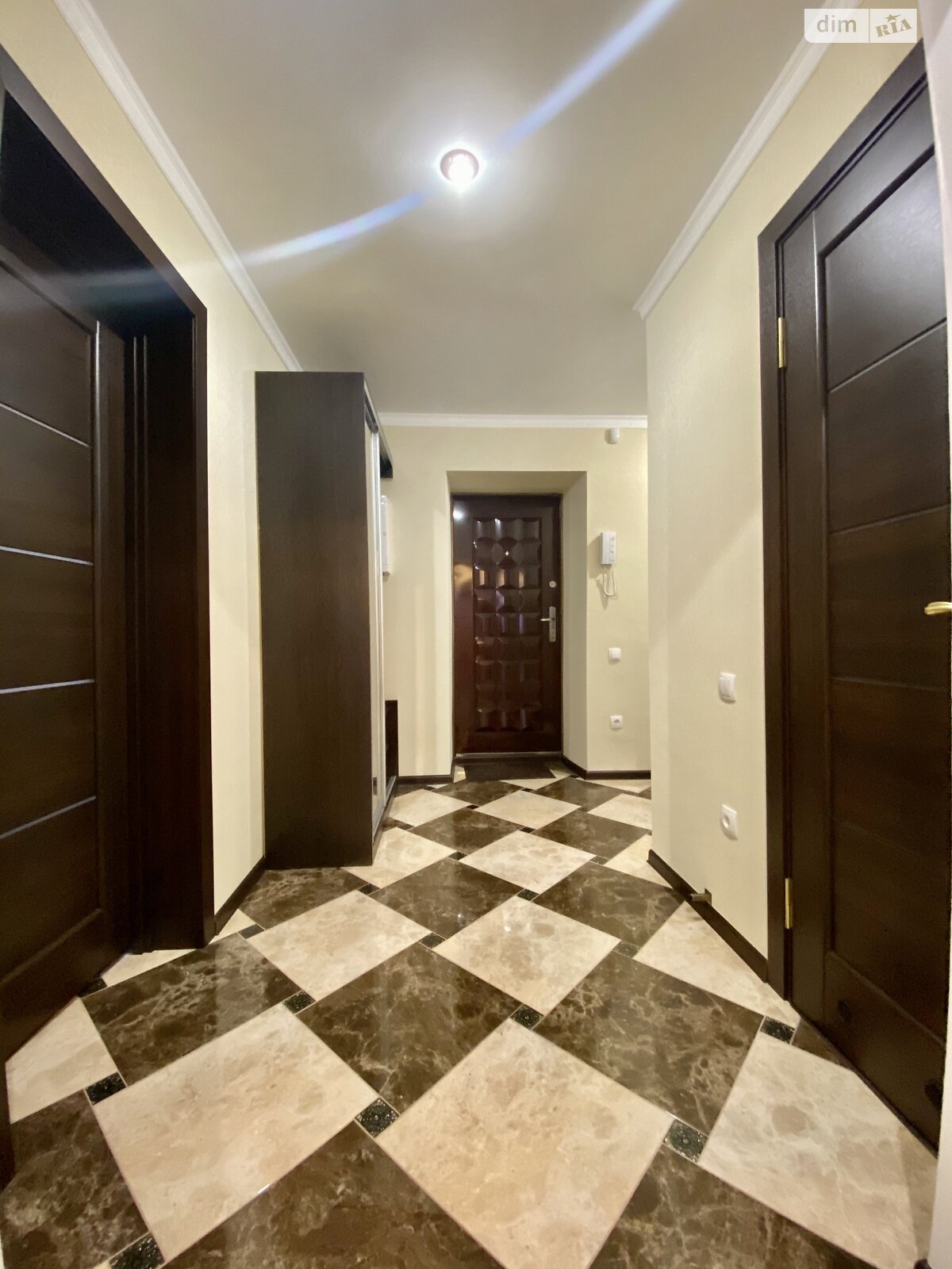 2 КІМ. КВАРТИРА, ПЛОЩА - 60 м², ЦІНА - 18 000 $
, вул. Келецька