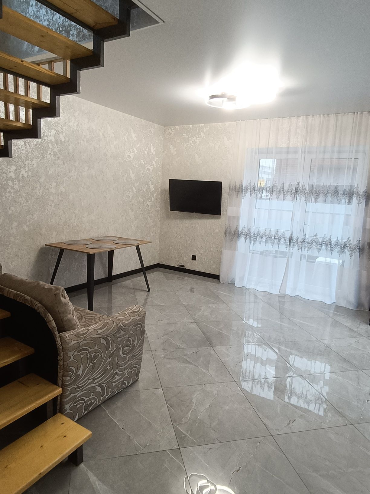 Обʼєкт нерухомості: 3 КІМ.  ТАУНХАУС ПЛОЩА – 90 м², ЦІНА – 120 000$, РАЙОН: Агрономічне — HUBTRUST, Вінниця