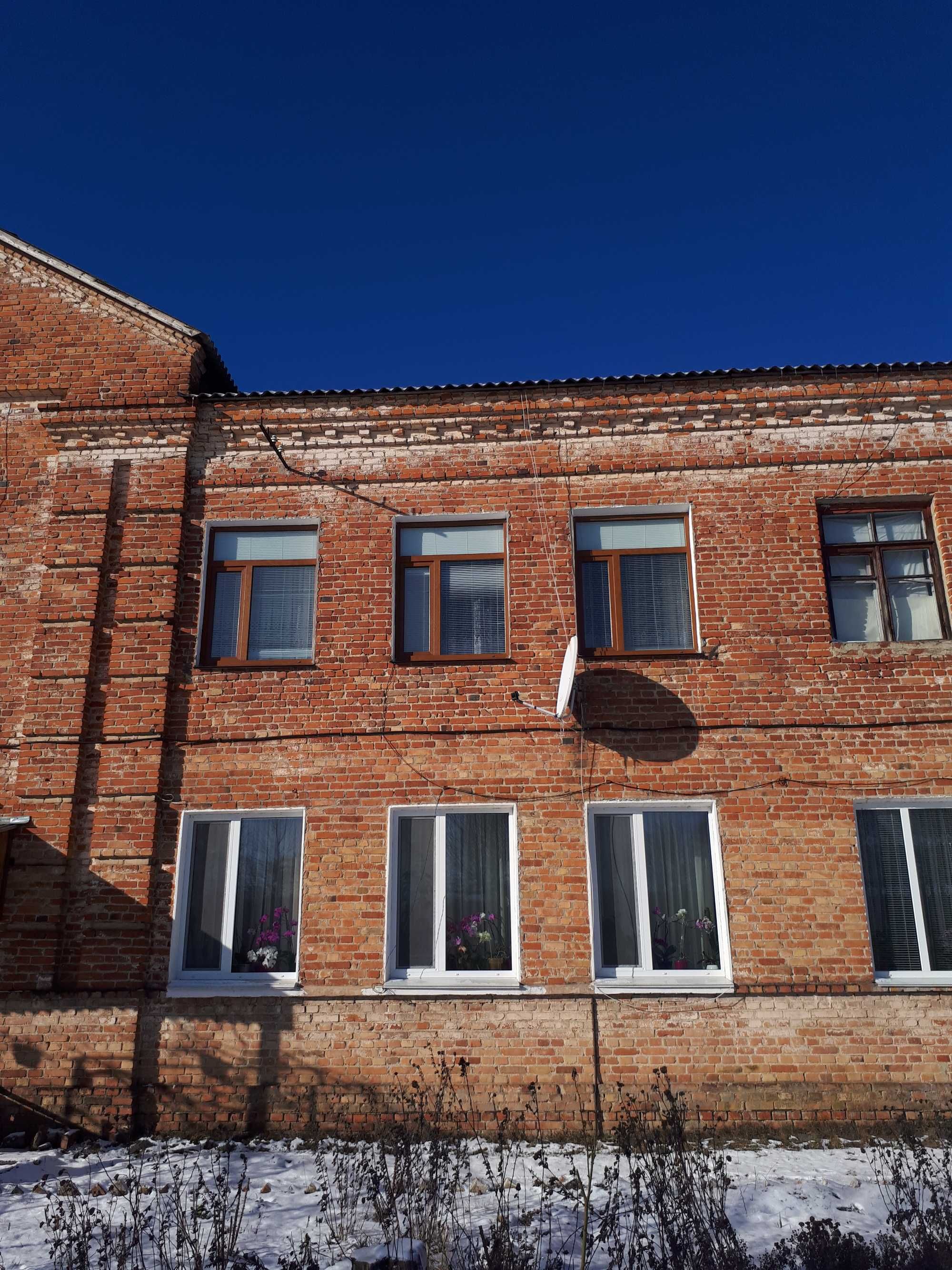 3 КІМ. КВАРТИРА, ПЛОЩА - 90 м², ЦІНА - 20 000 $
