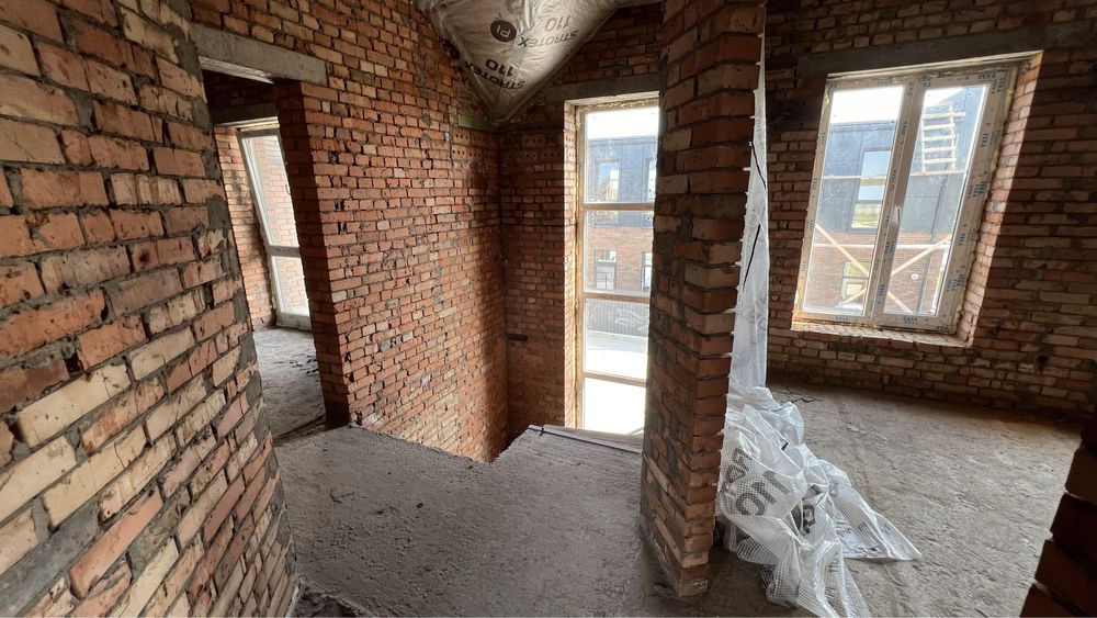 Обʼєкт нерухомості: 4 КІМ.  ТАУНХАУС ПЛОЩА – 135 м², ЦІНА – 105 000$, РАЙОН: Перемичка — HUBTRUST, Вінниця