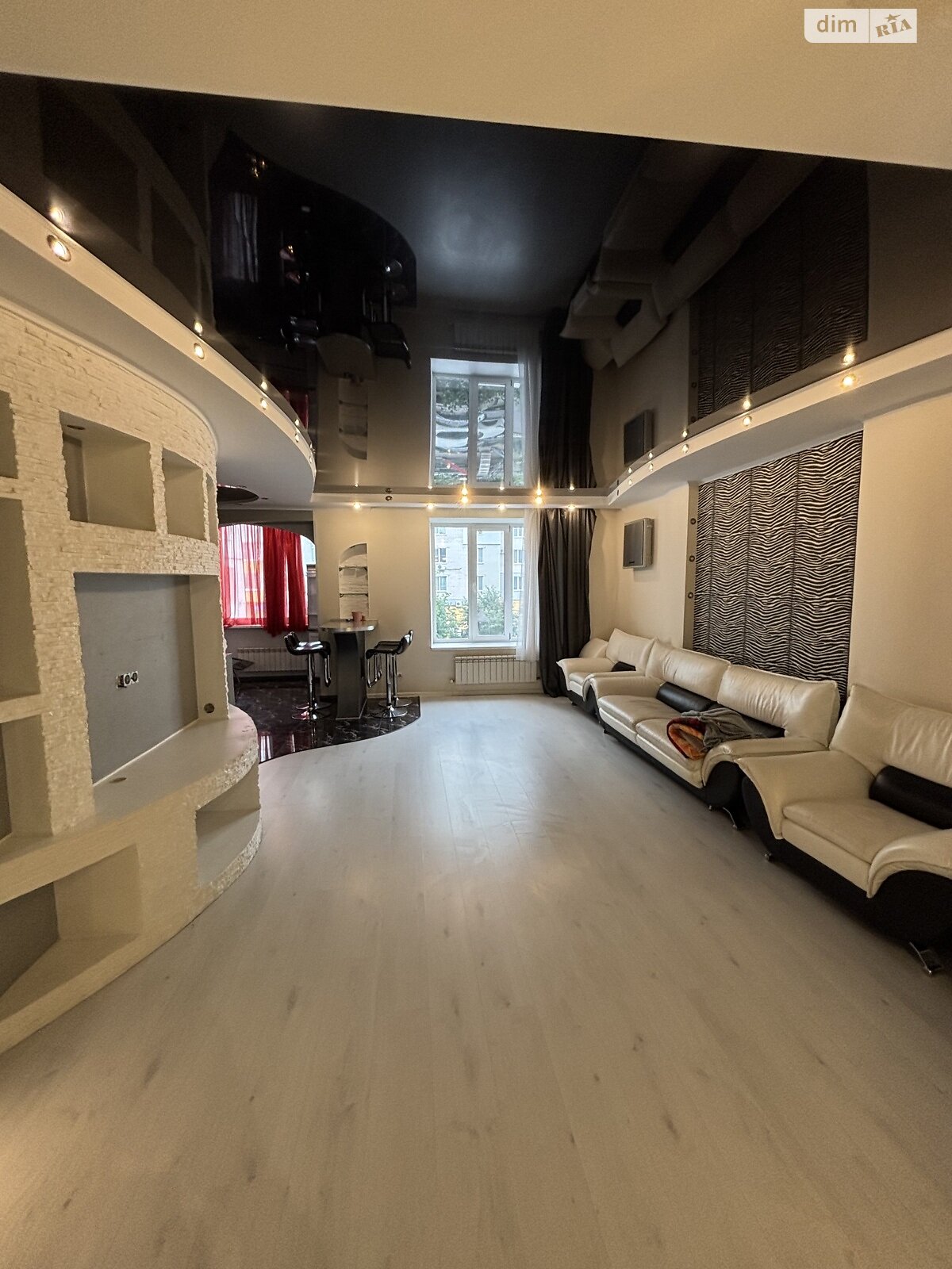 3 КІМ. КВАРТИРА, ПЛОЩА - 105 м², ЦІНА - 145 000 $
, вул. Академіка Ющенка