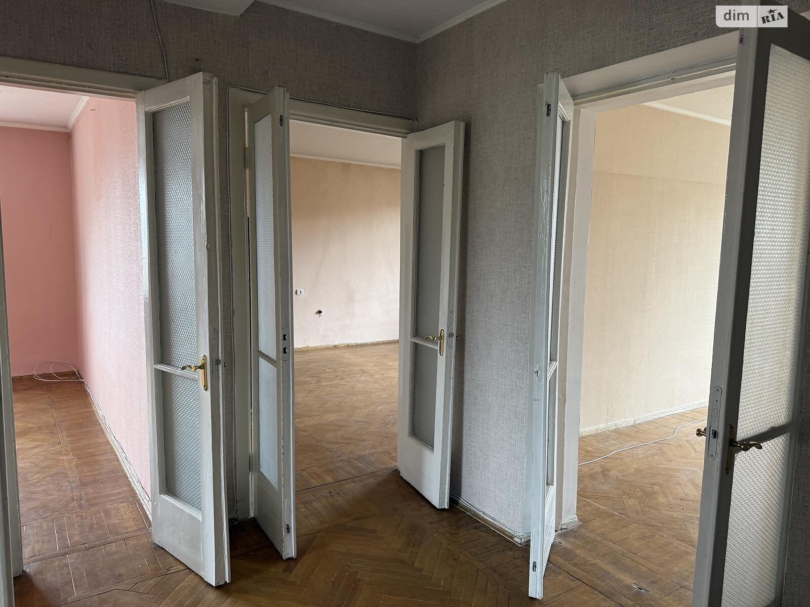 4 КІМ. КВАРТИРА, ПЛОЩА - 128 м², ЦІНА - 20 000 $
, вул. Театральна