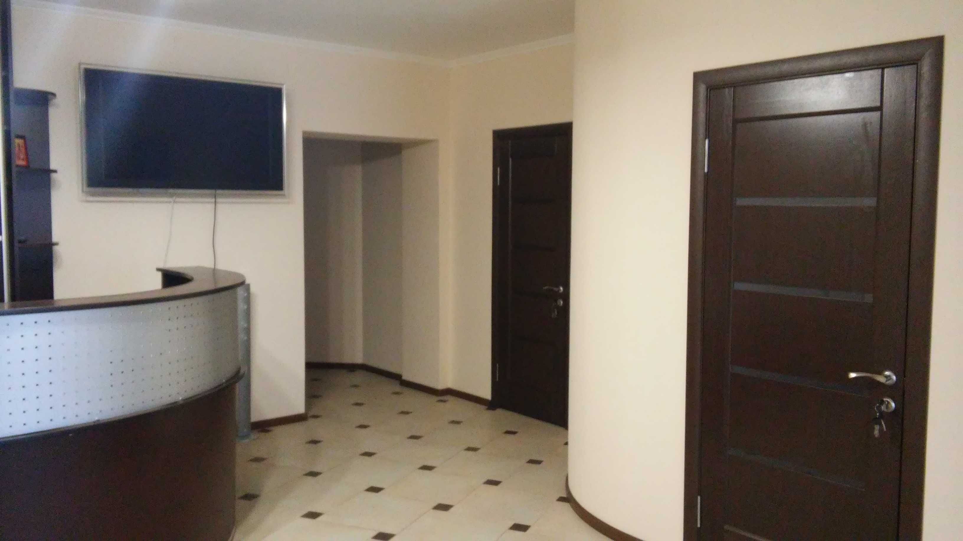 ПЛОЩА - 260 м², ЦІНА - 11 $
