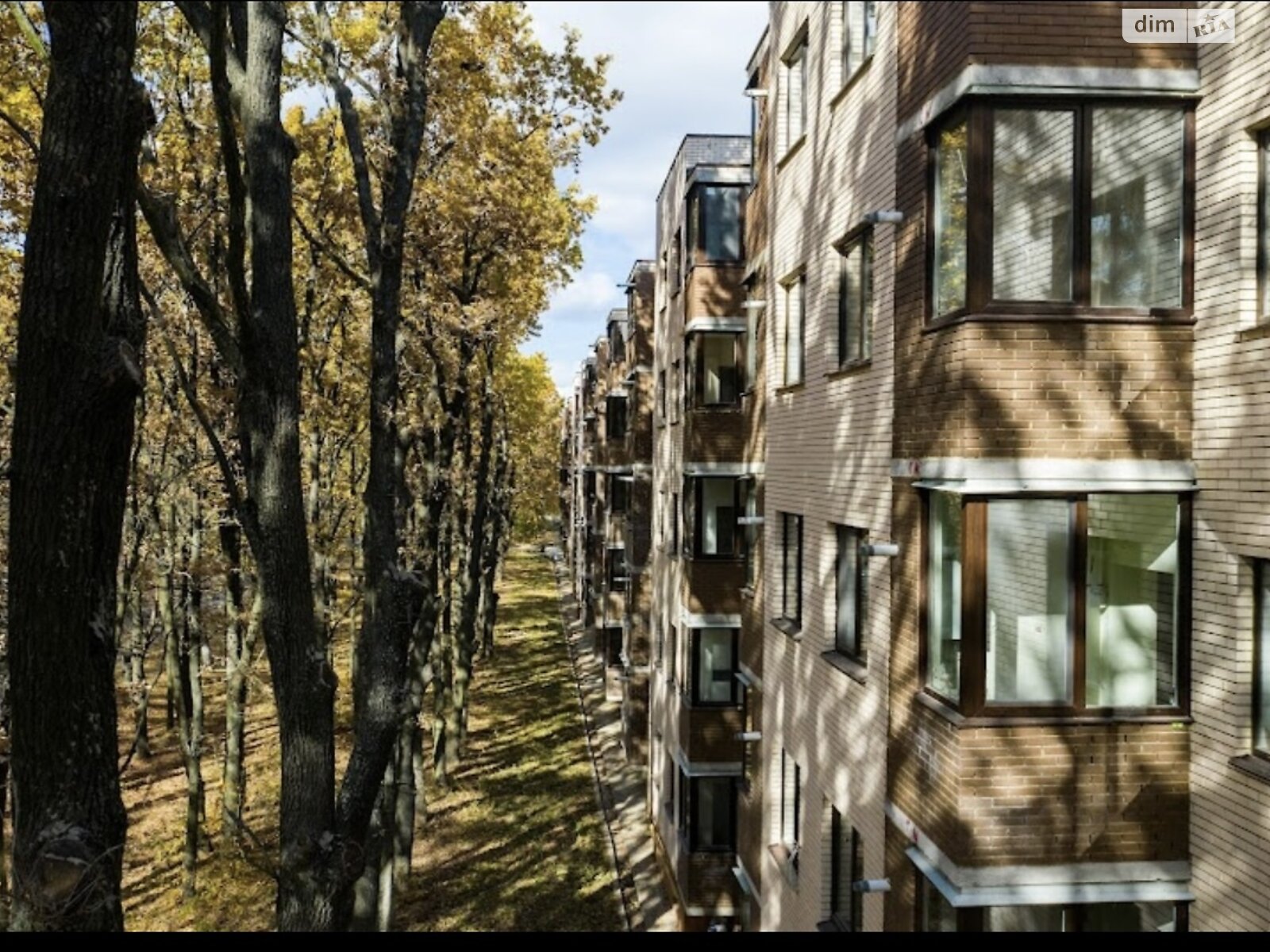 1 КІМ. КВАРТИРА, ПЛОЩА - 46.5 м², ЦІНА - 42 000 $
, вул. Центральна(Мічуріна)