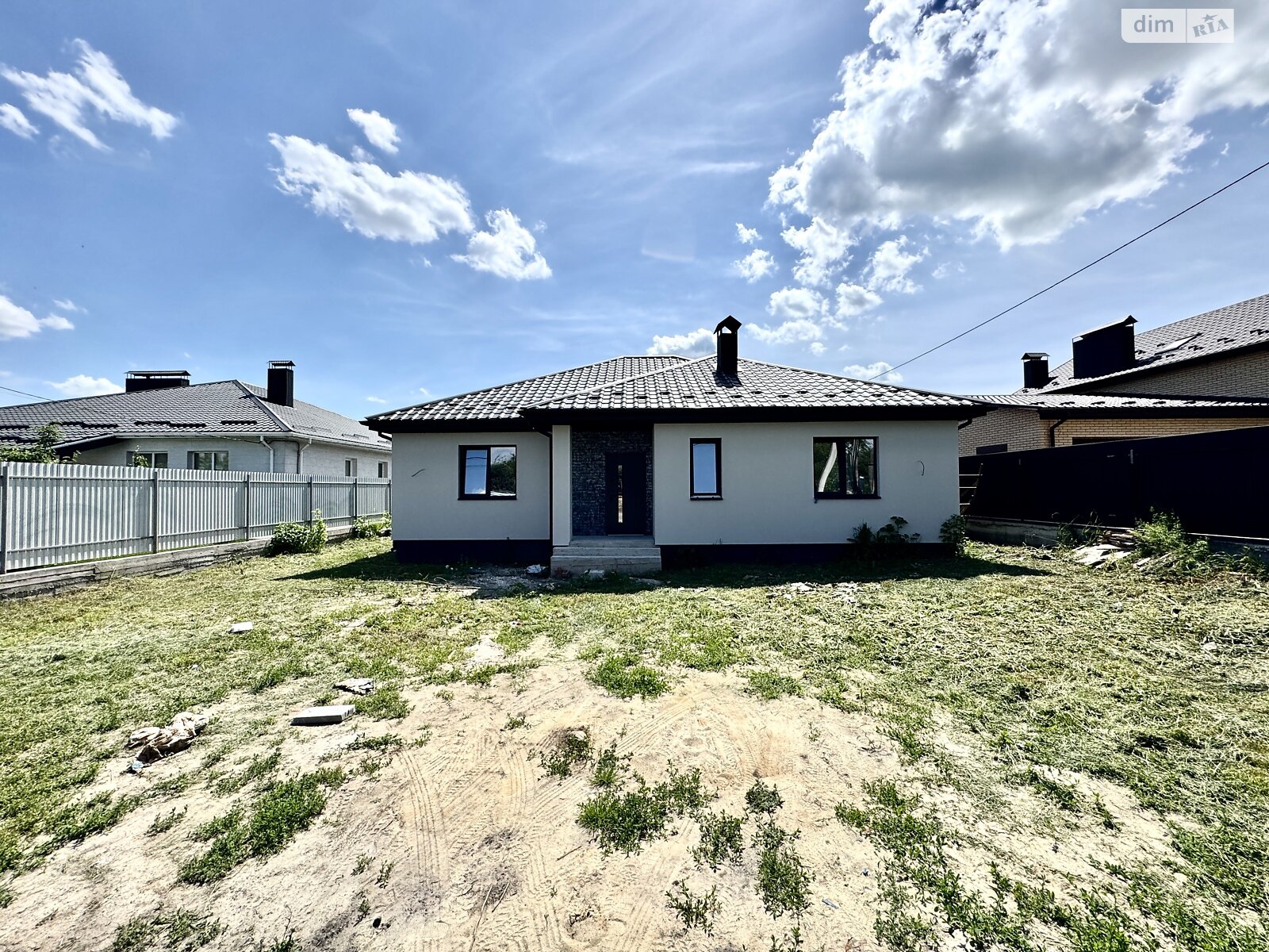 3 КІМ. БУДИНОК, ПЛОЩА - 97 м², ЦІНА - 87 000 $
