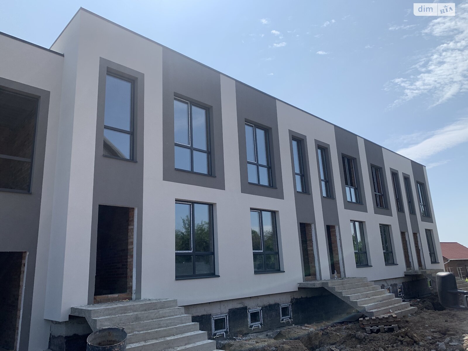 4 КІМ. ТАУНХАУС, ПЛОЩА - 130 м², ЦІНА - 72 000 $
, вул. Мирна