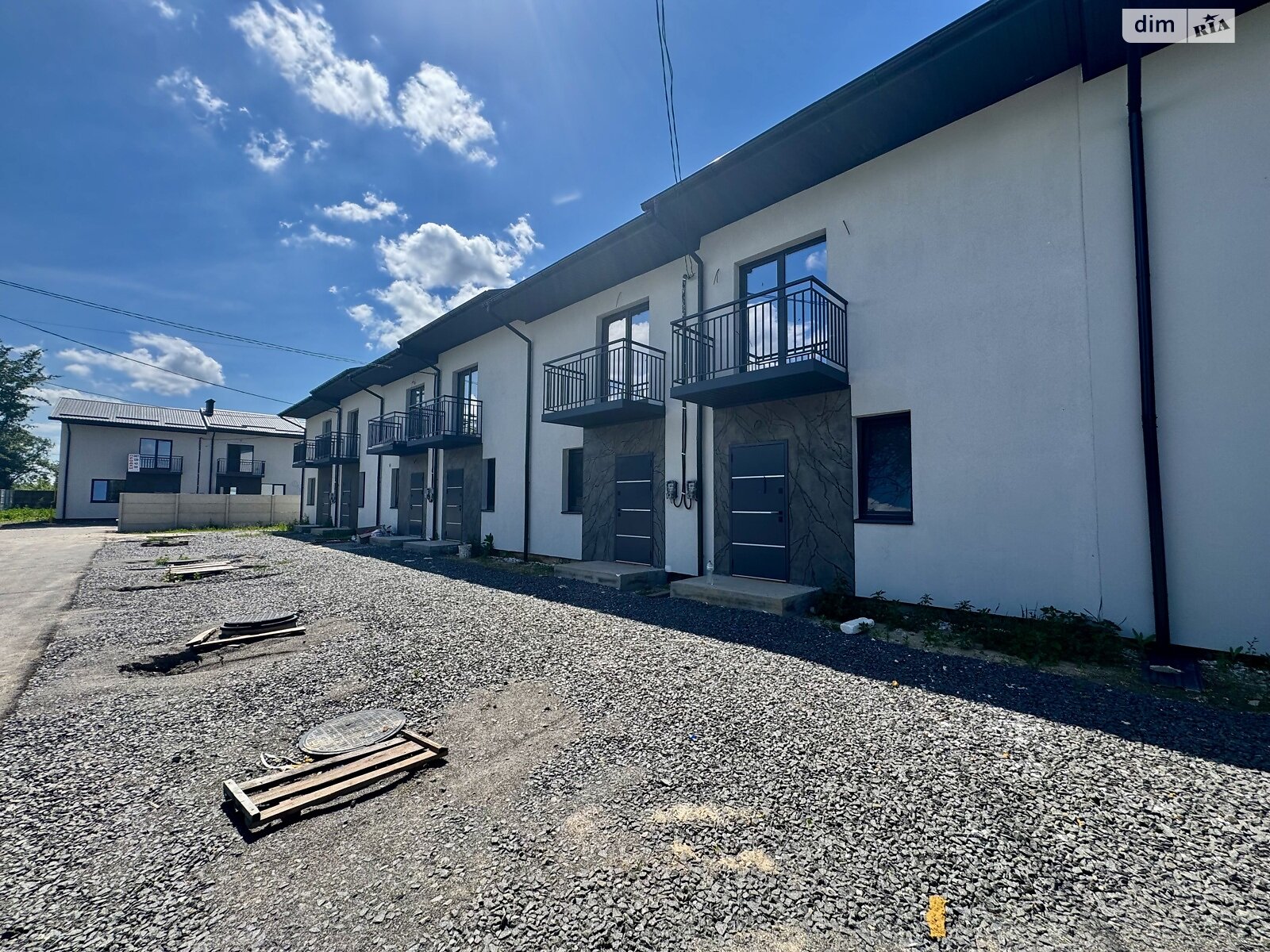 2 КІМ. ТАУНХАУС, ПЛОЩА - 82 м², ЦІНА - 46 000 $
, вул. Богдана Хмельницького